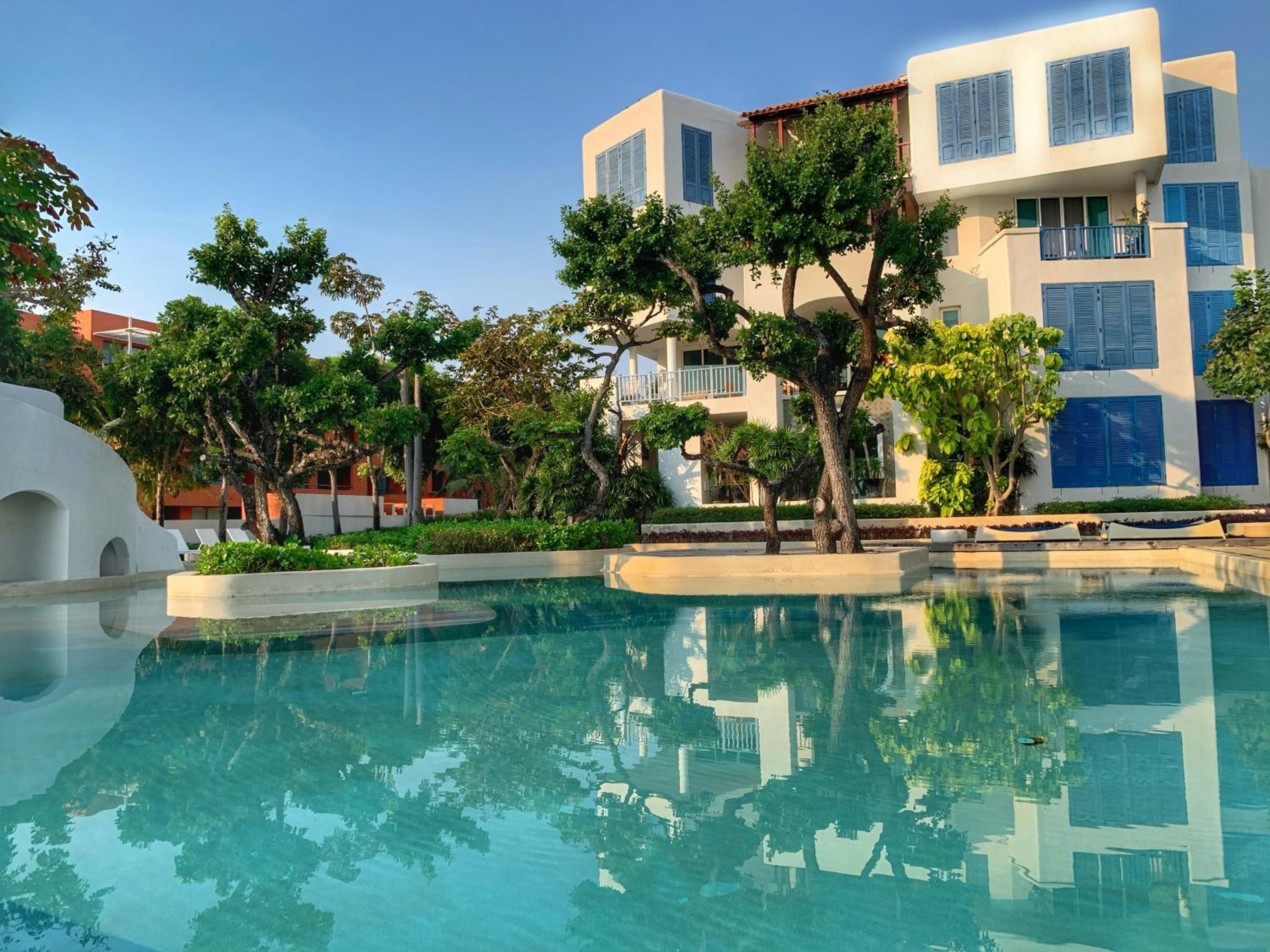 Chelona huahin beachfront condominium