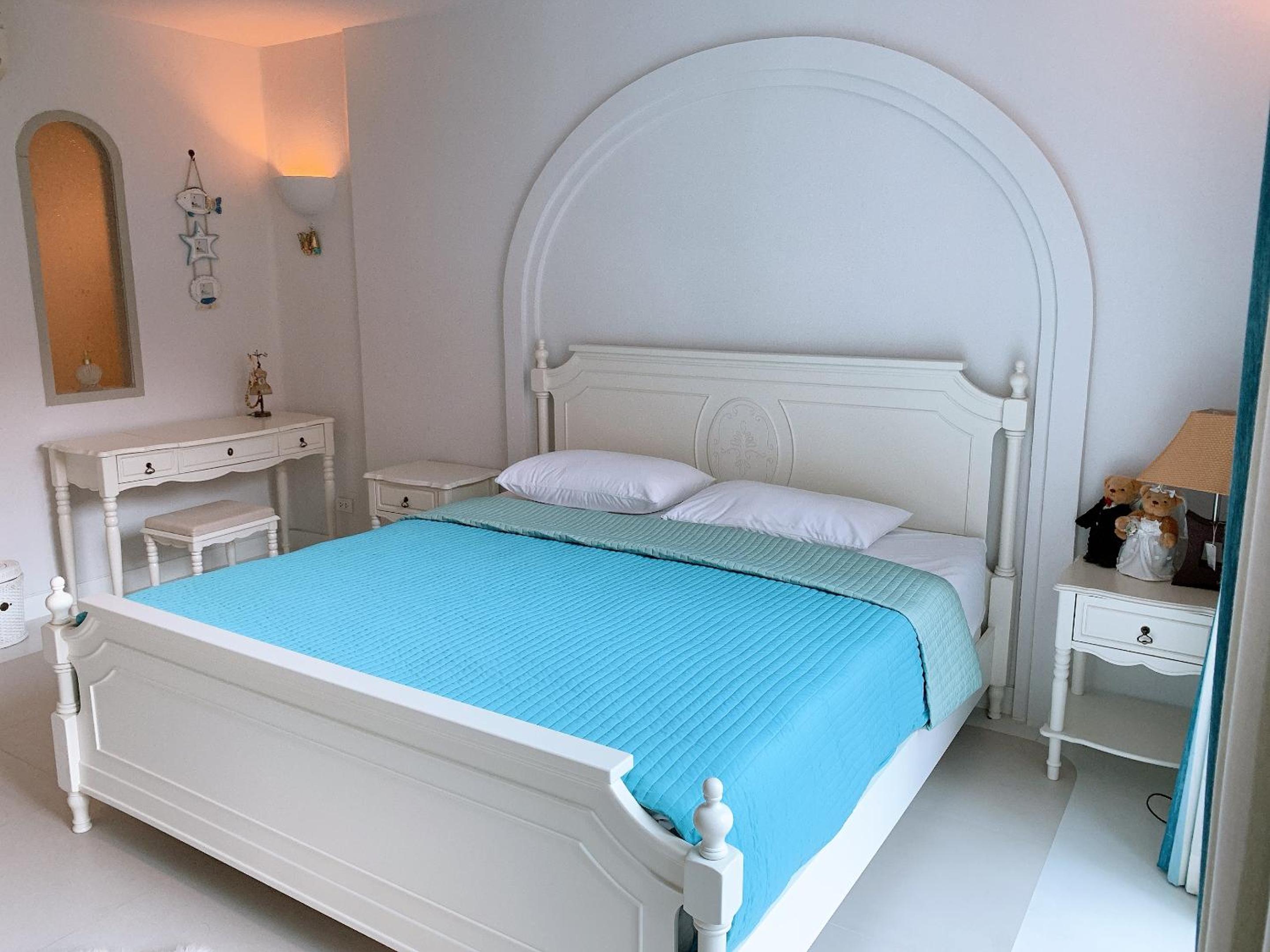 Chelona huahin beachfront condominium