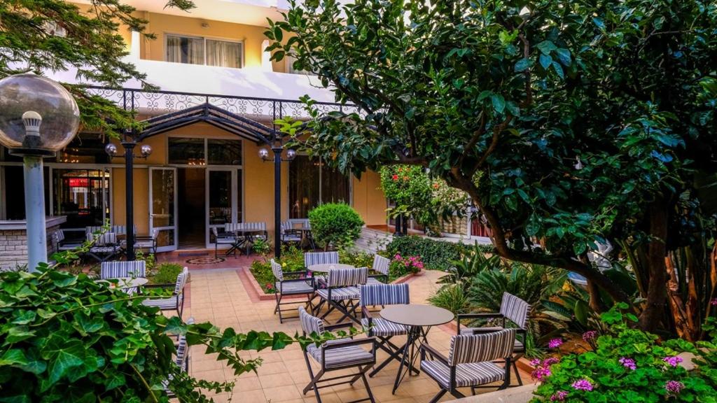 Hotel Achillion Palace - Image 1