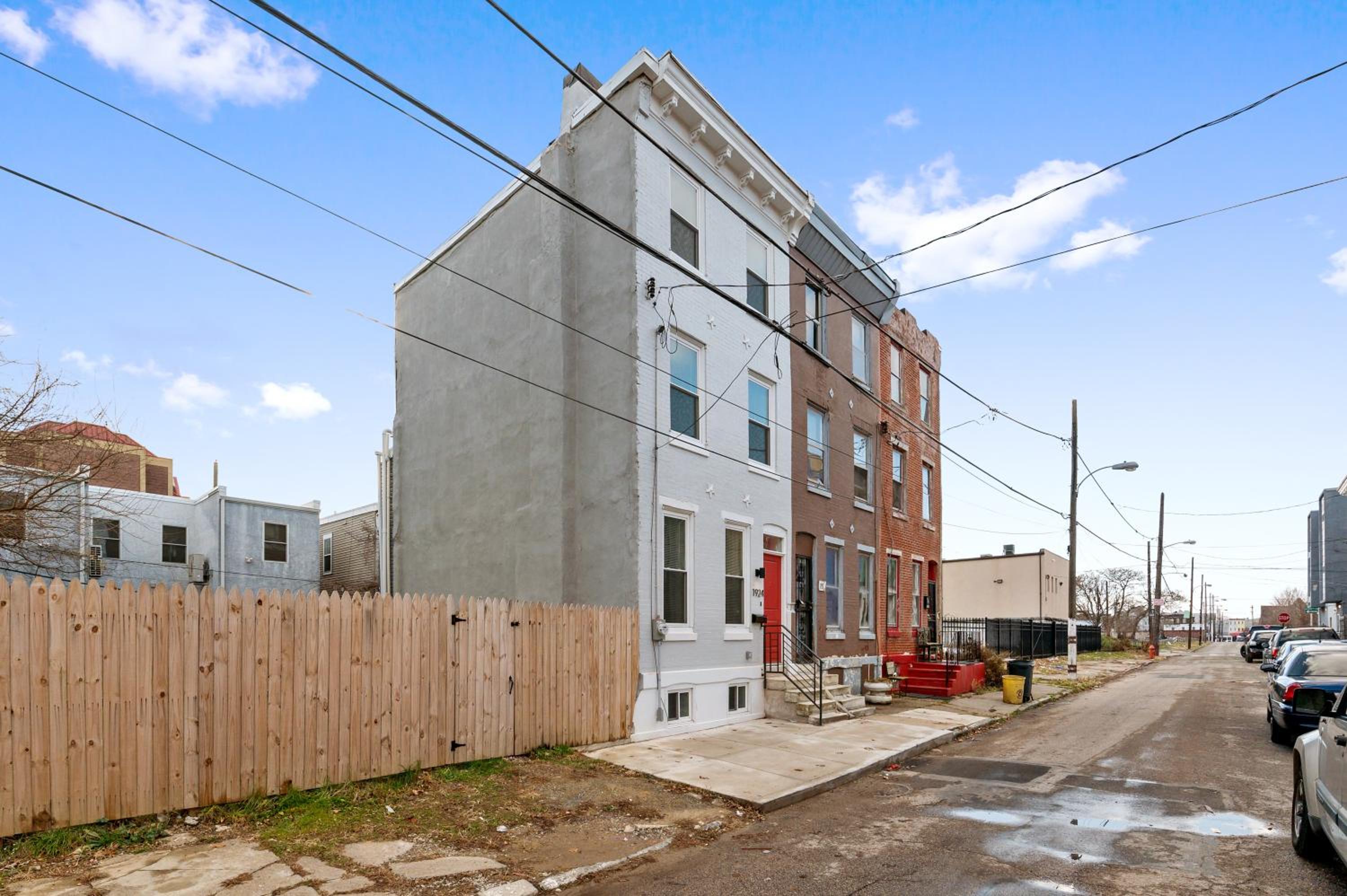 Luxury Rooms near Temple U, Drexel, UPenn, and the MET view 2