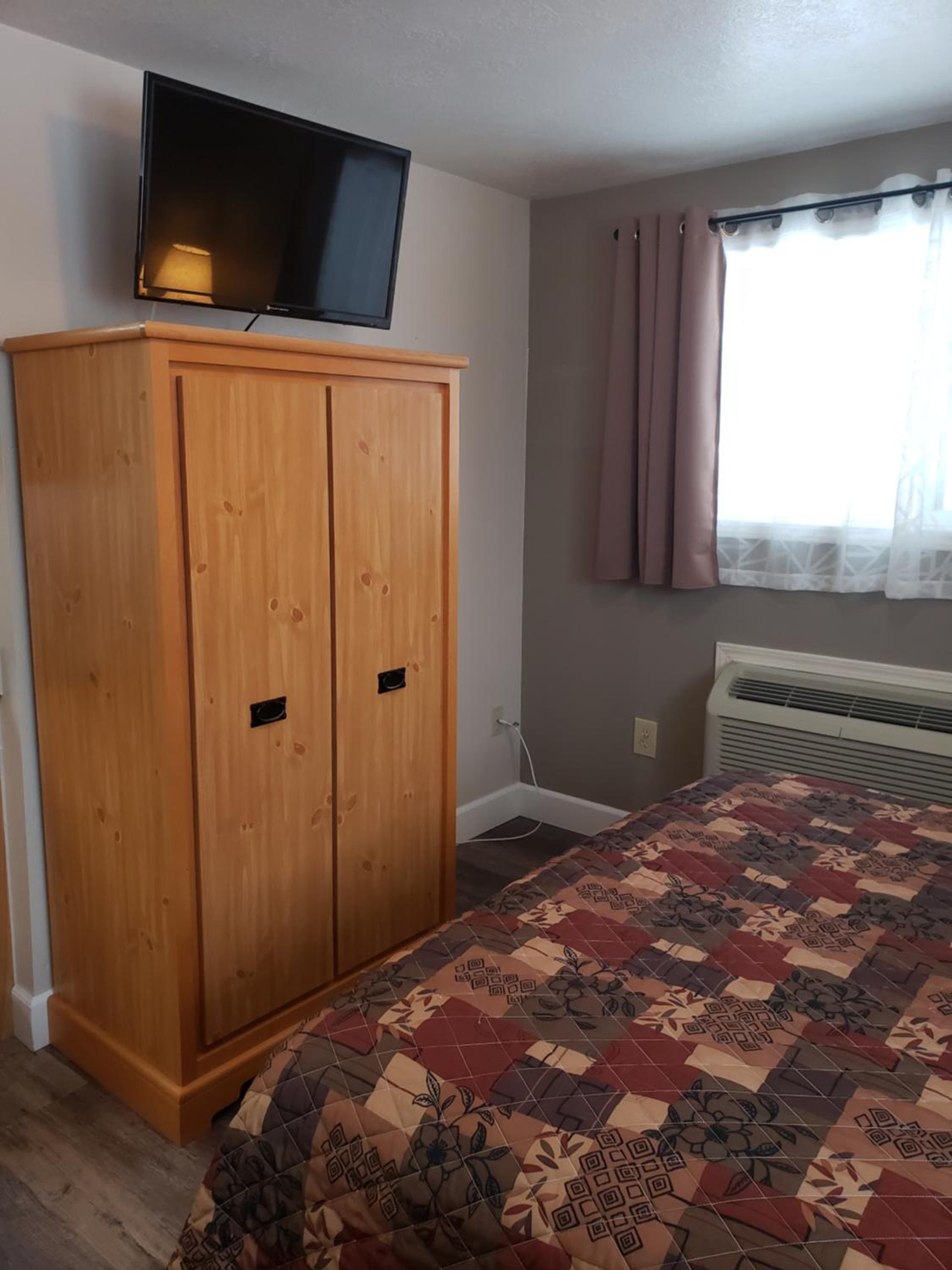 Baker City Vacations - Bridge Street Inn - Property Image 6