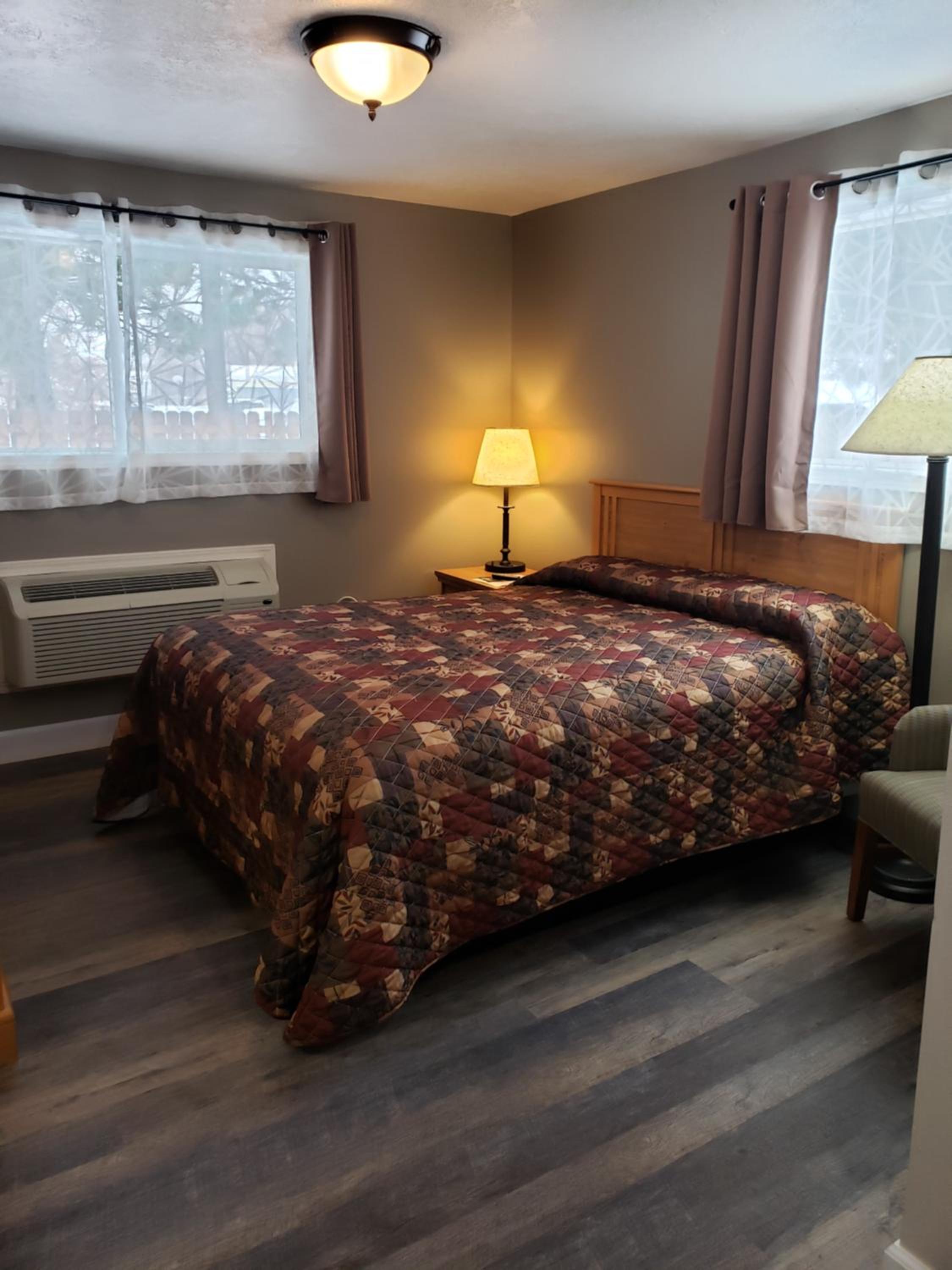 Baker City Vacations - Bridge Street Inn - Property Image 7