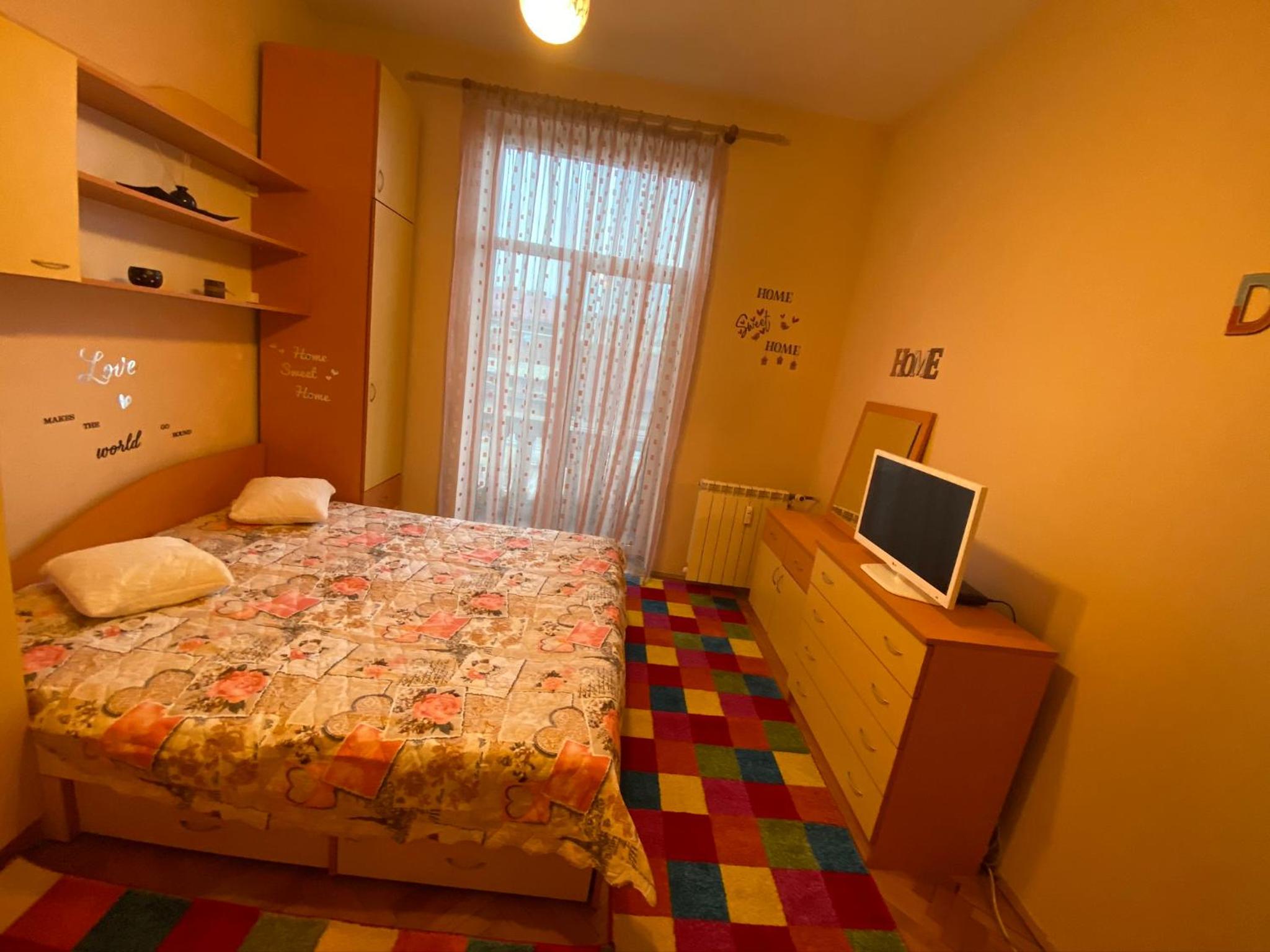 Fantastic 2 Bedroom Apartment - Top Center view 5