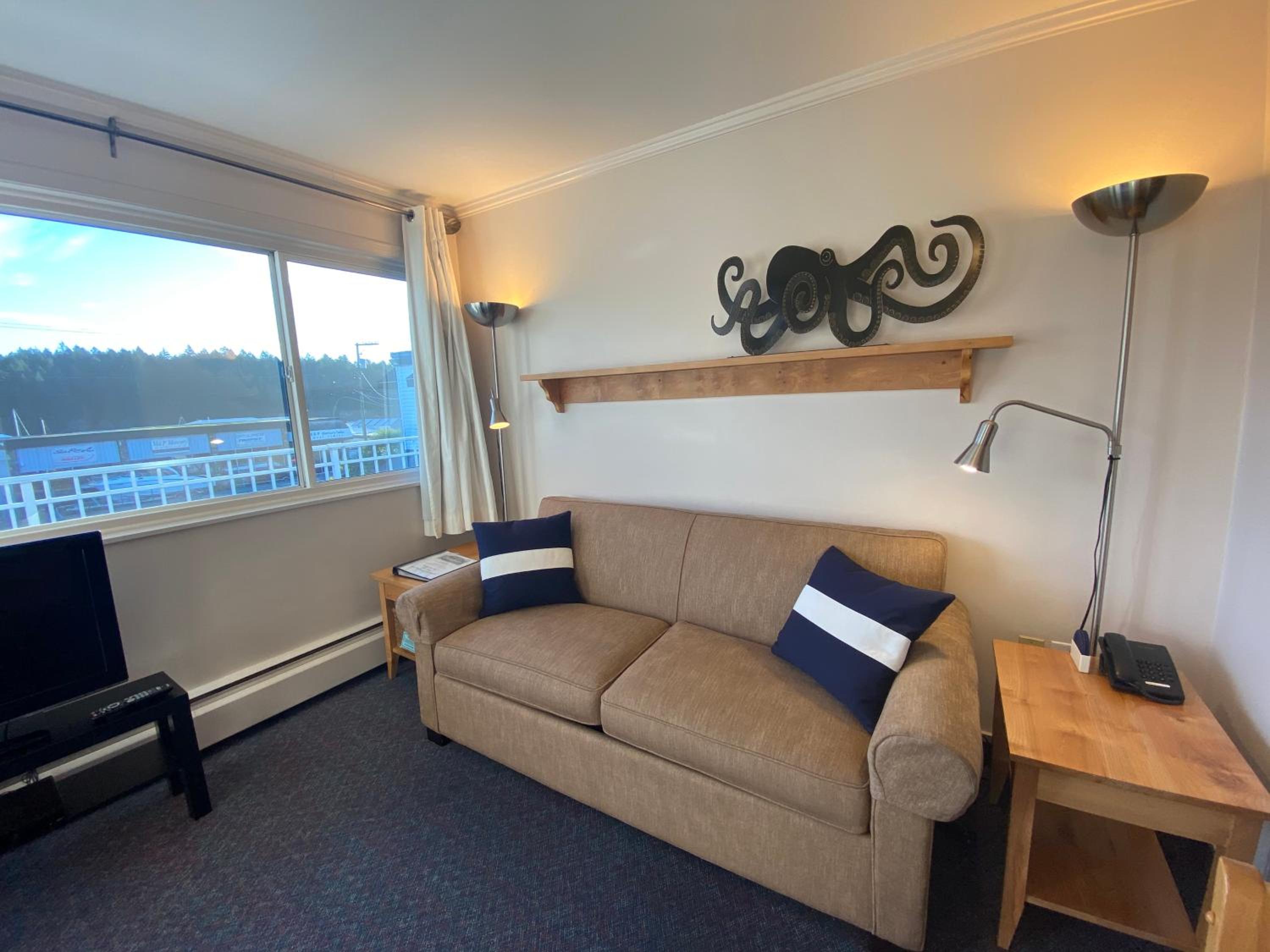 Buccaneer Inn