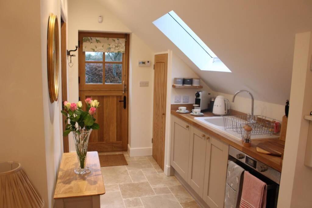 The Old Doctors Retreat- Near Soho Farmhouse view 3