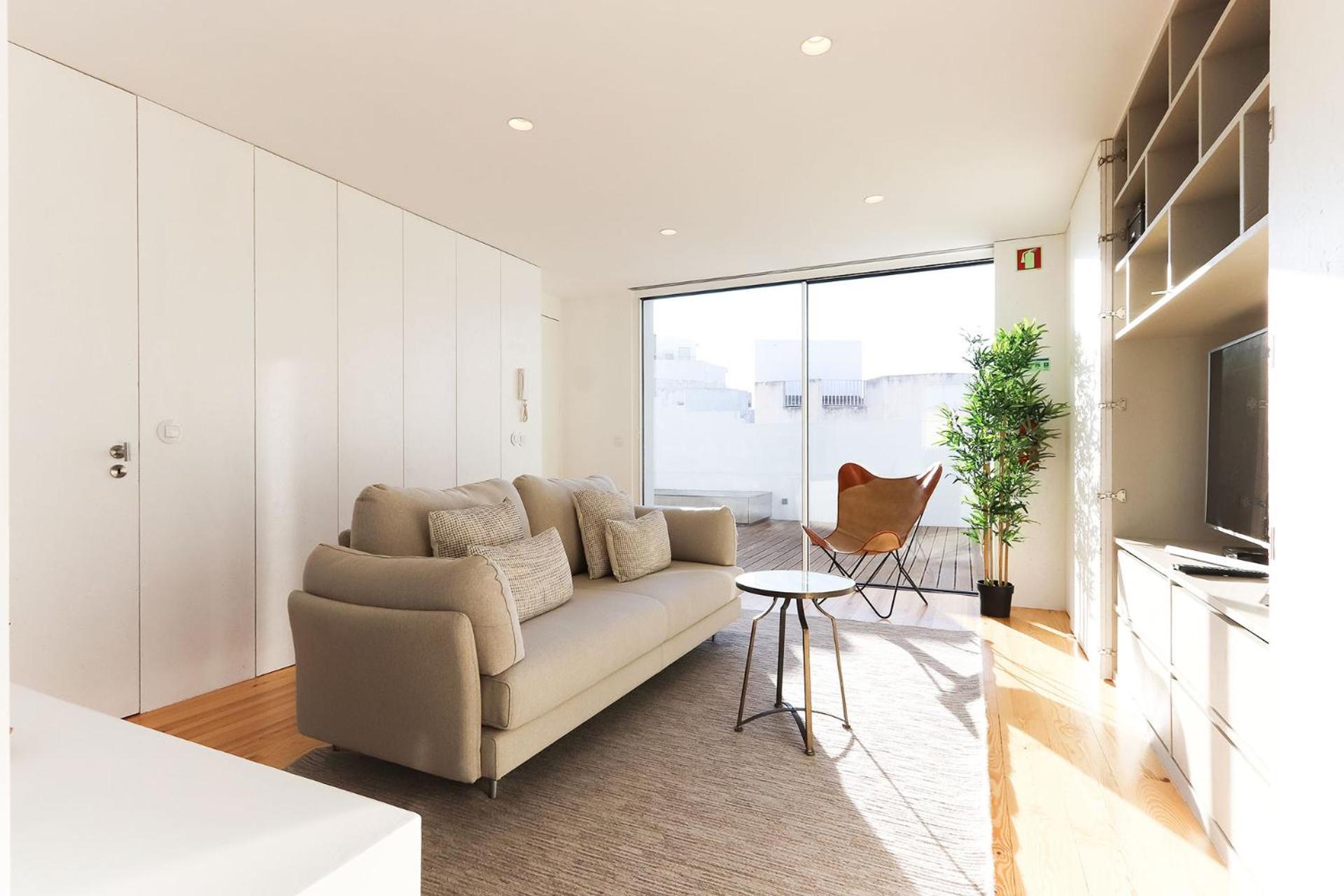 Marques de Pombal Duplex with Terrace by Homing