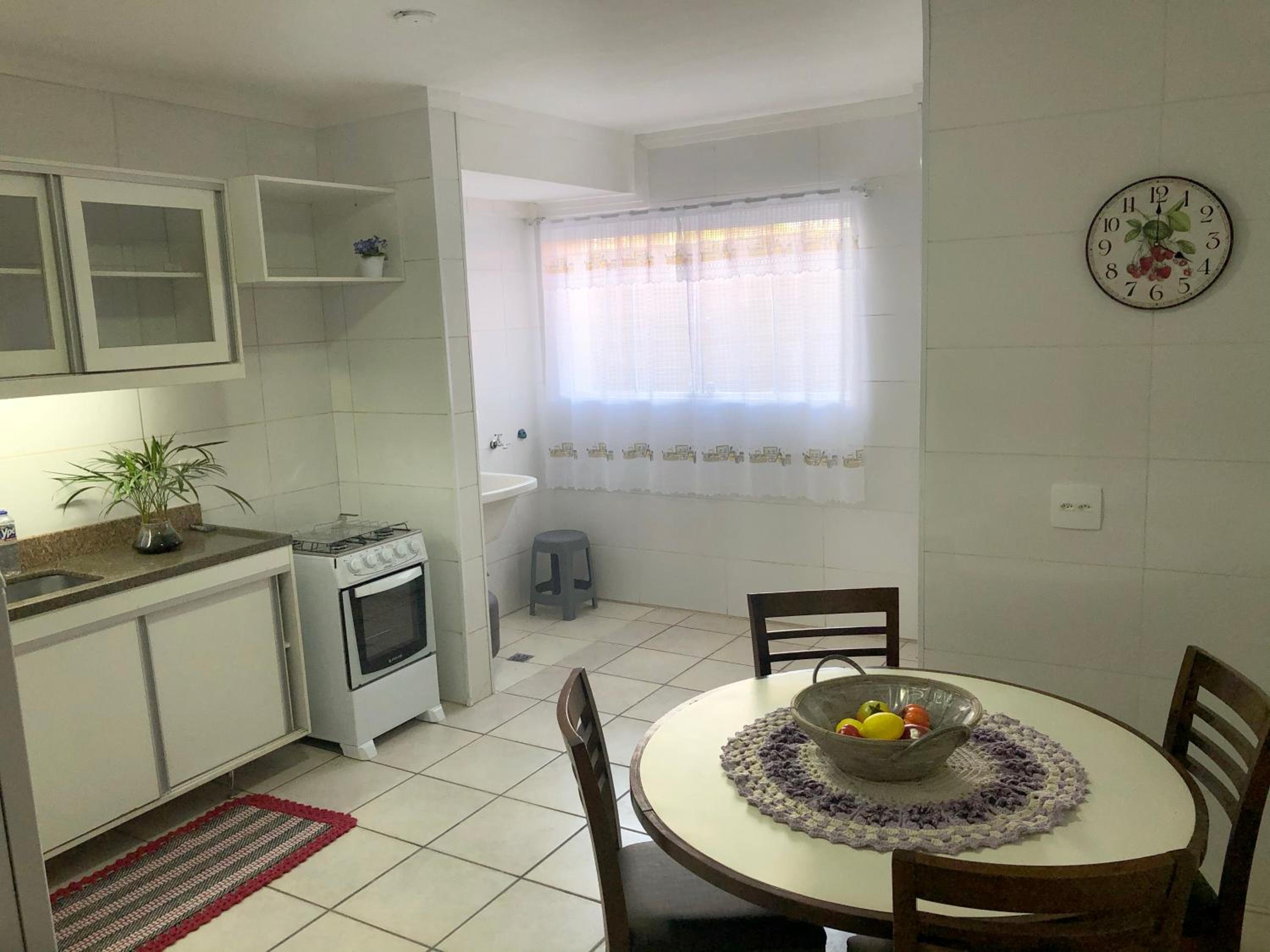 Apartamentos até 6 pessoas - 3 quartos, suíte, garagem e wifi