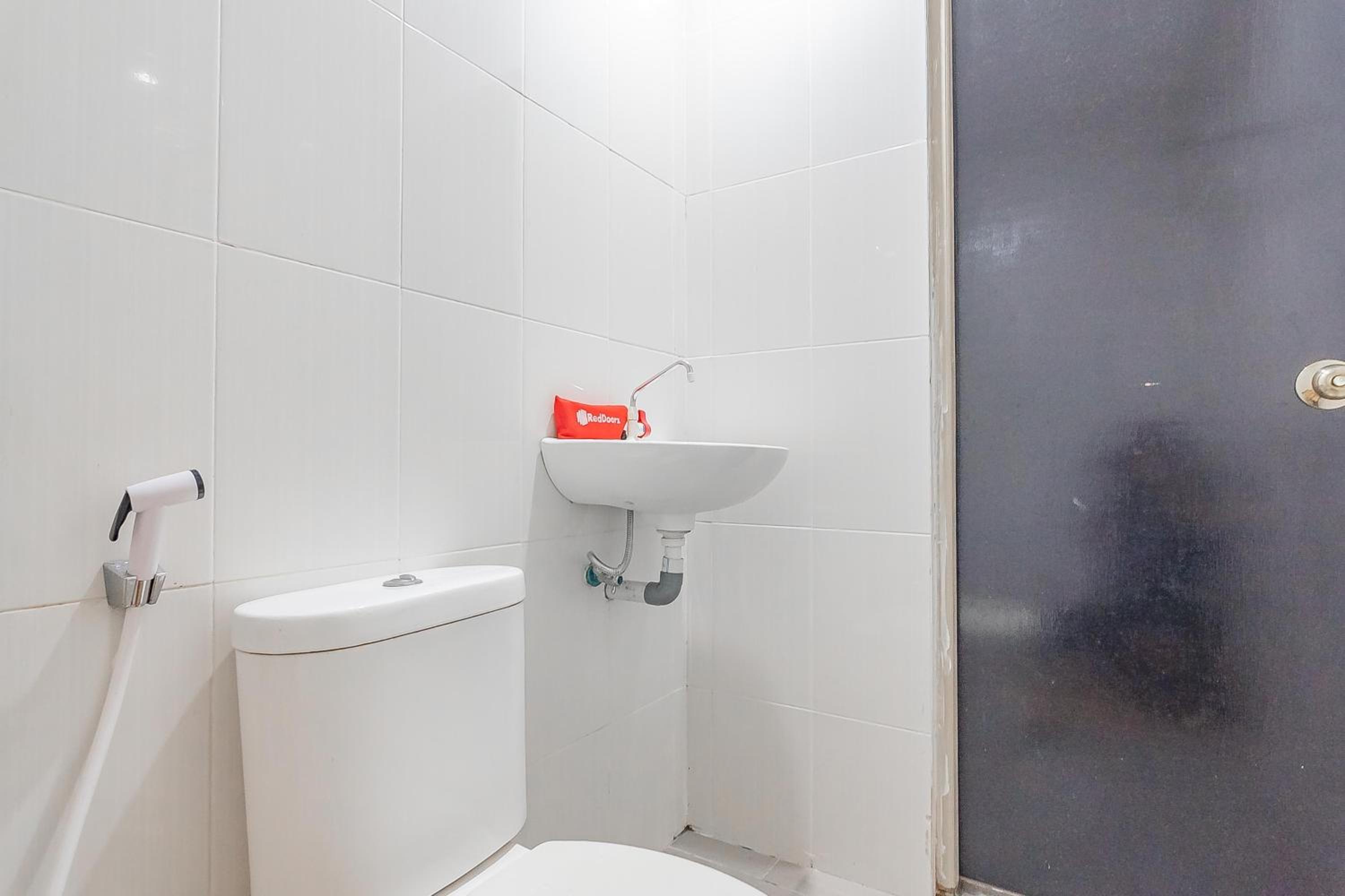 RedDoorz at Rajawali KM 5 Palangkaraya