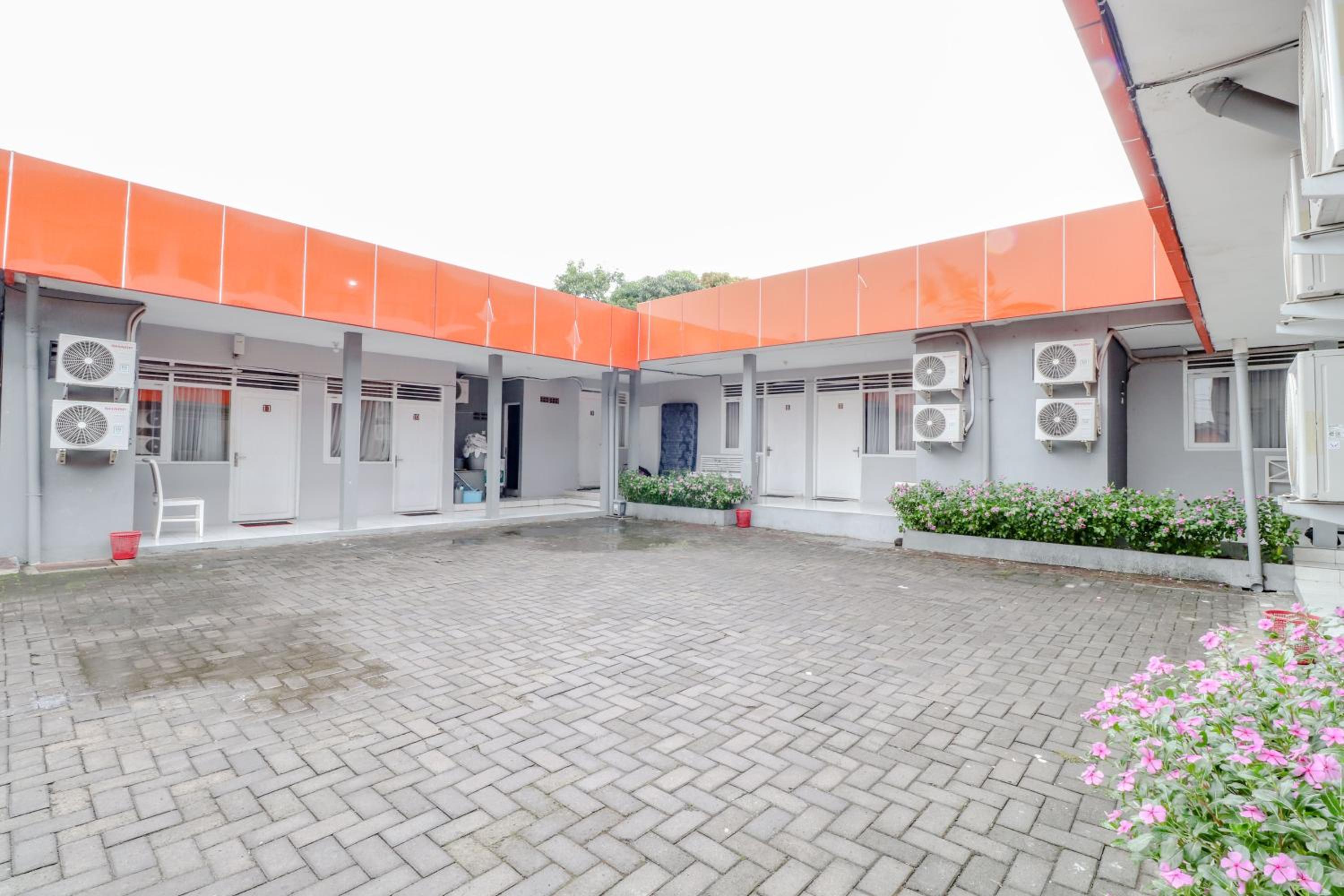 Ratu Guesthouse view 2