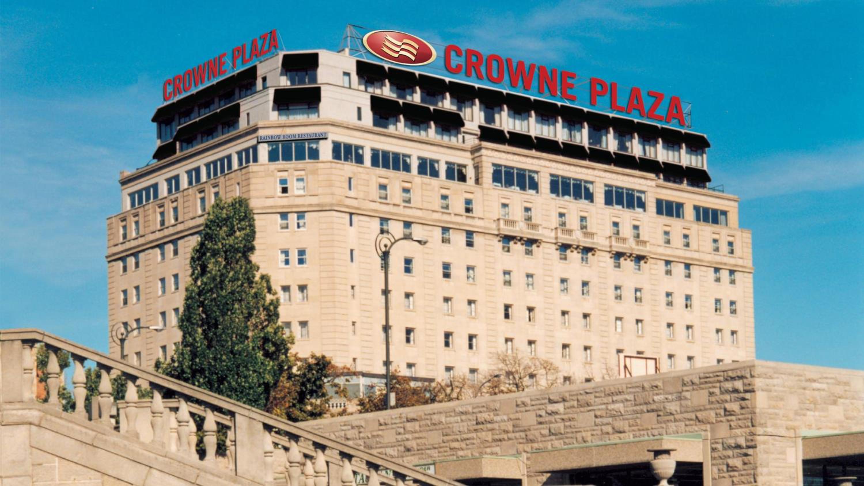 Hotel Crowne Plaza Hotel-Niagara Falls/Falls View, an IHG Hotel - Image 1
