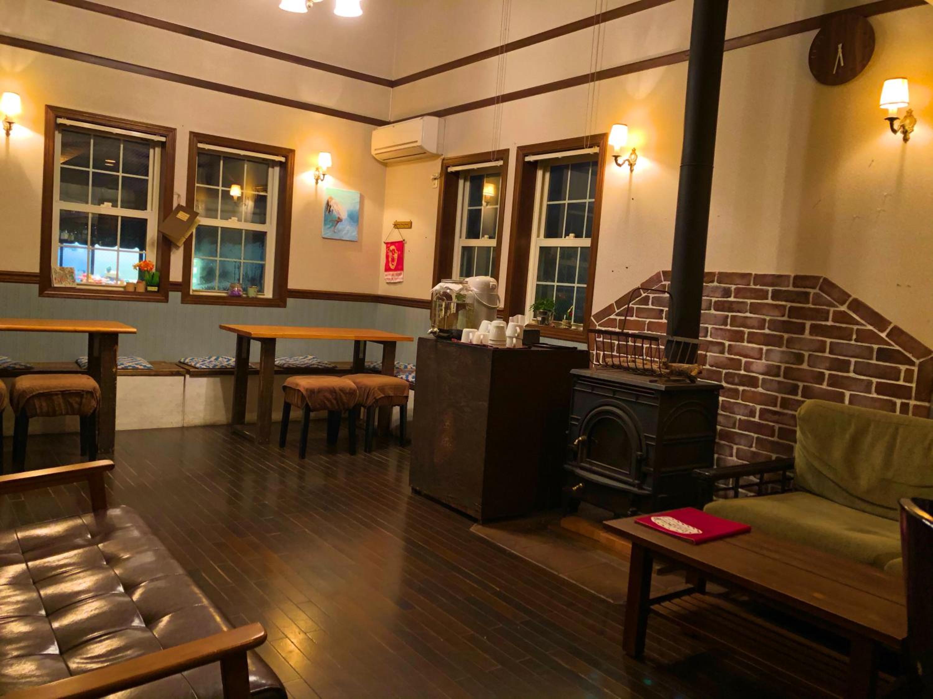 IZA Kamakura Guest House and Bar
