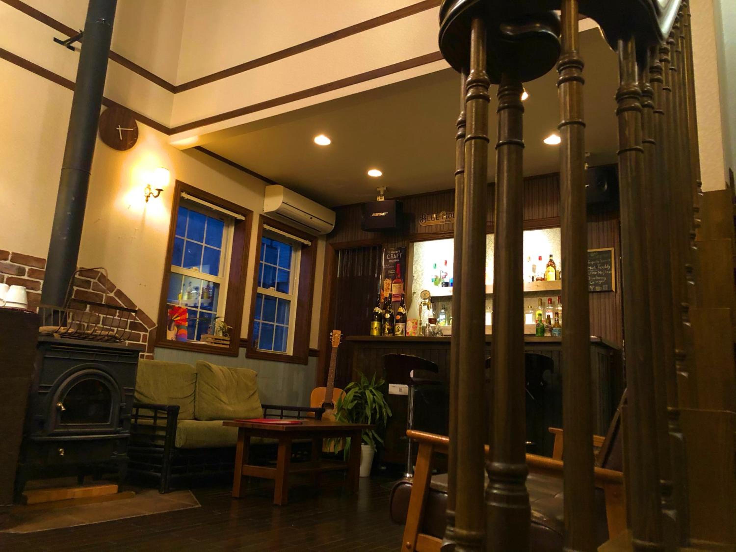 IZA Kamakura Guest House and Bar