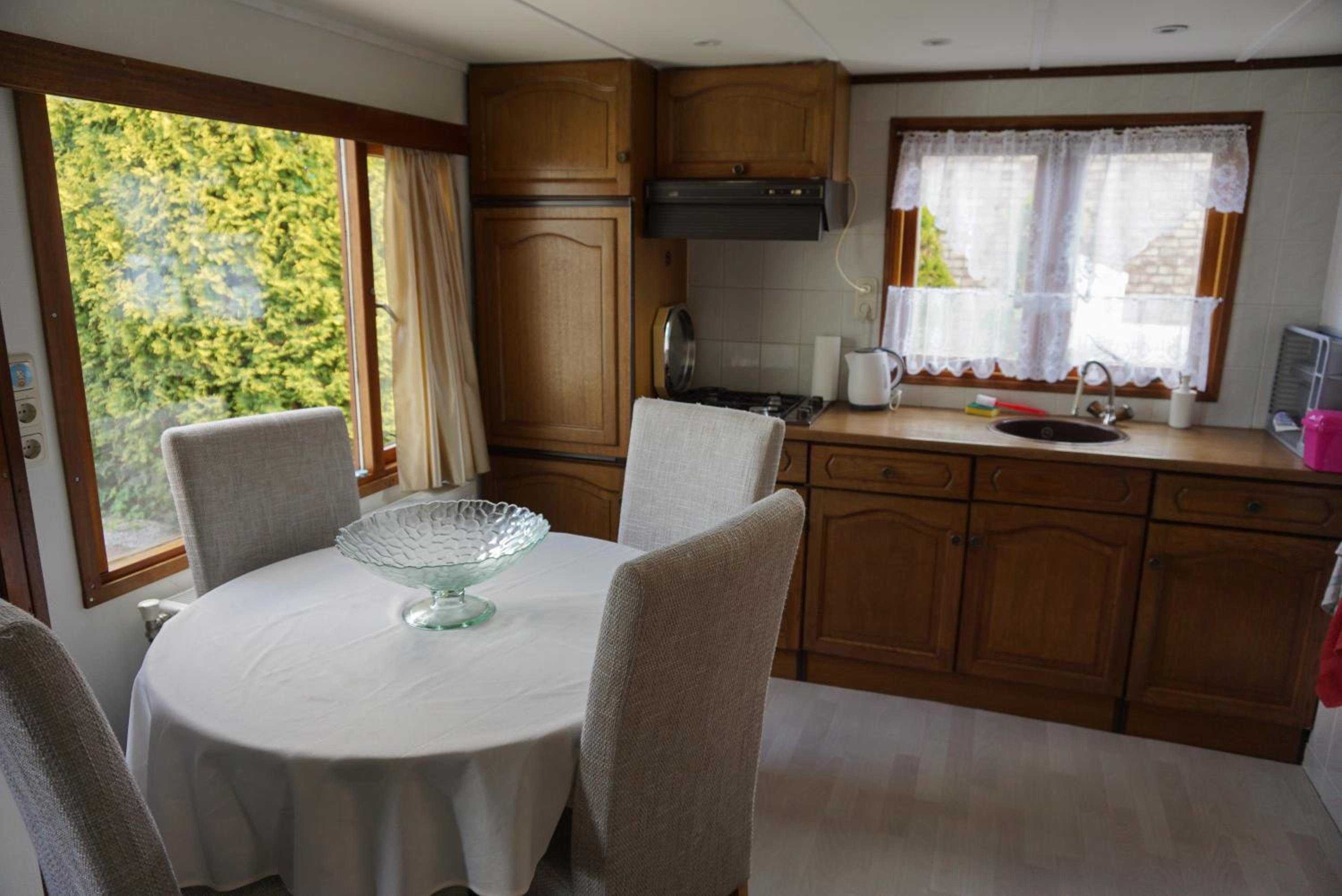 Chalet at a holiday park in Opmeer near Amsterdam view 4