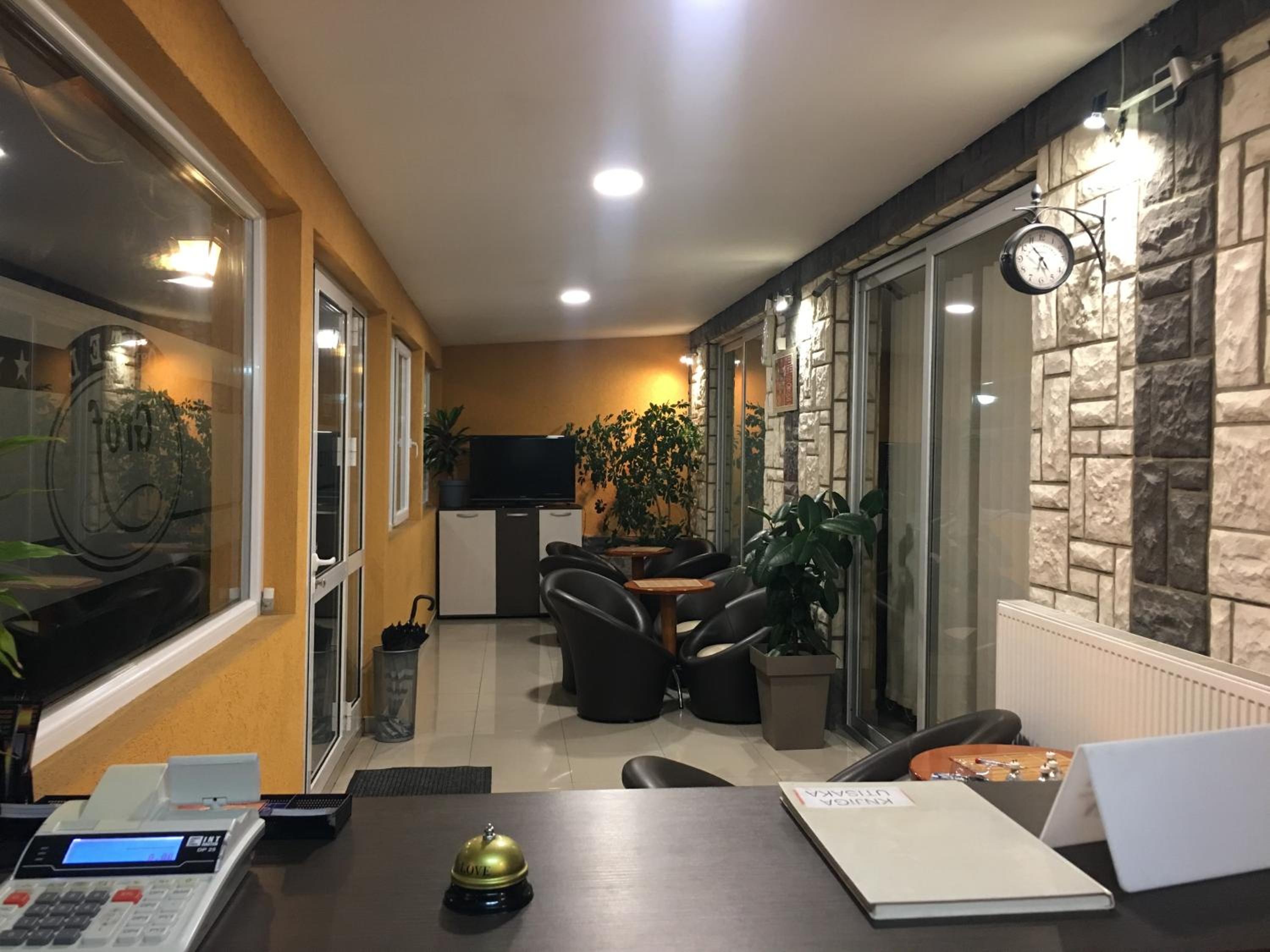 Photo 16
