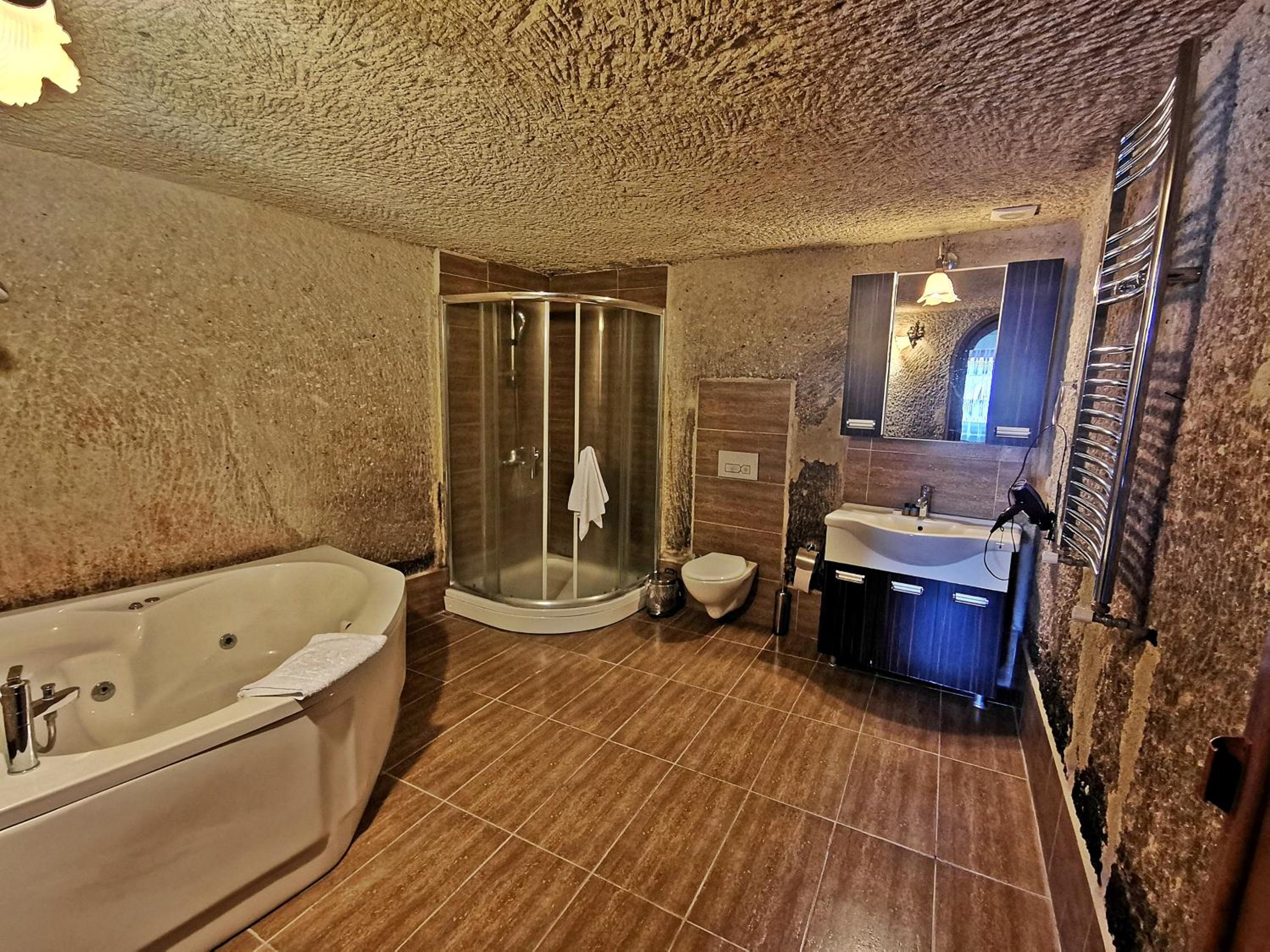 Falcon Cave Suites - Image 56