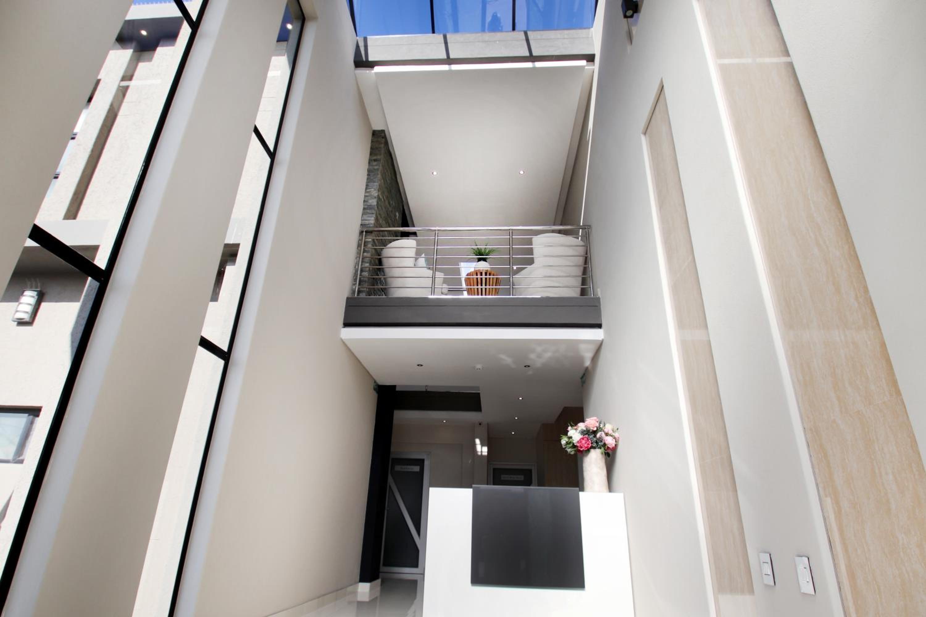 C' la Vie Luxury Accommodation view 3