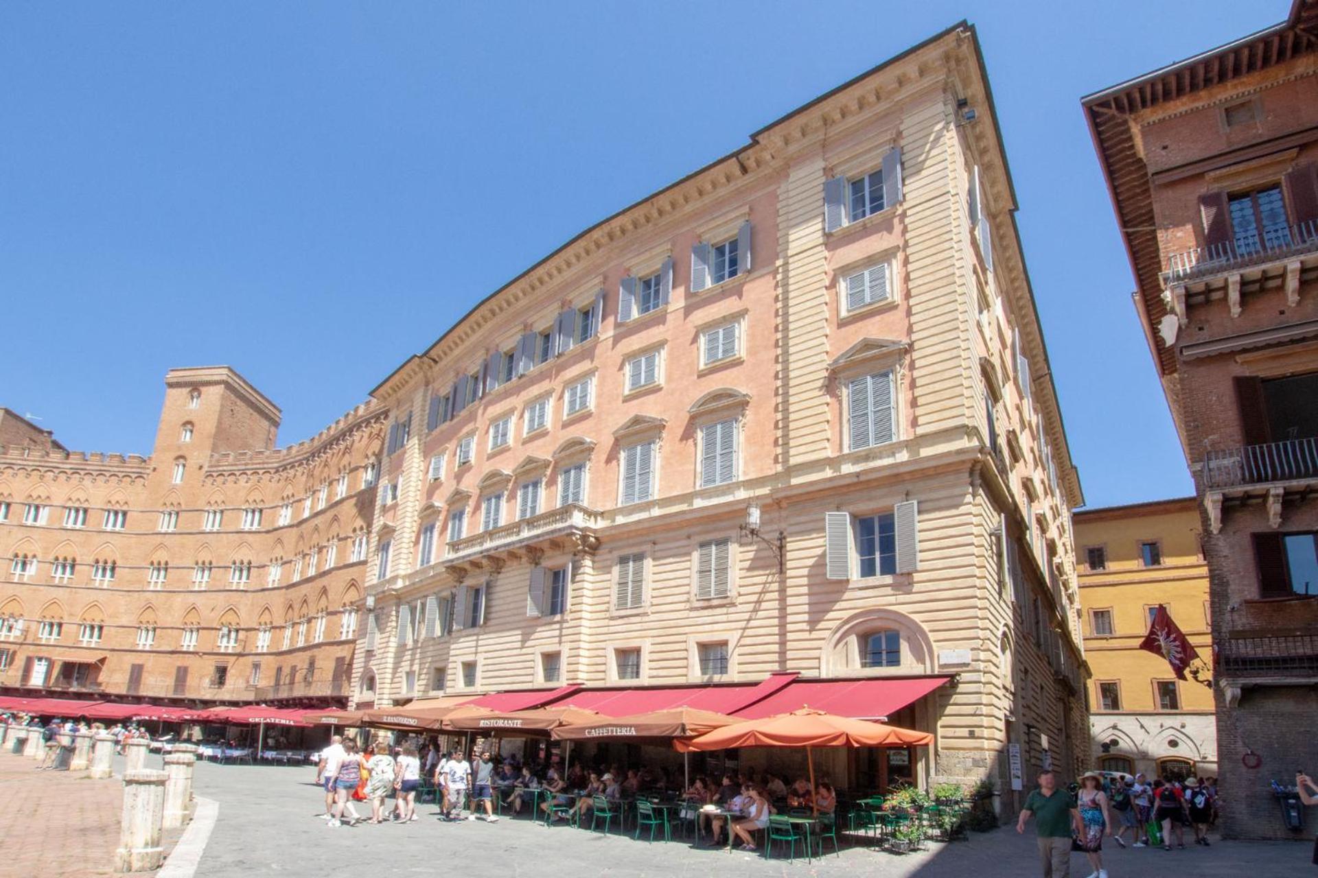Palazzo Chigi Zondadari view 5