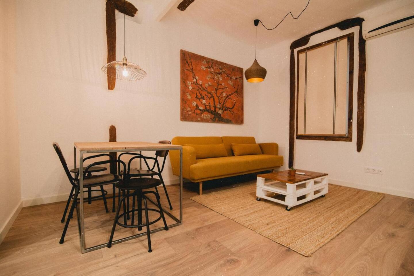 CHARMING DESIGN APARTMENT REINA SOFIA view 2