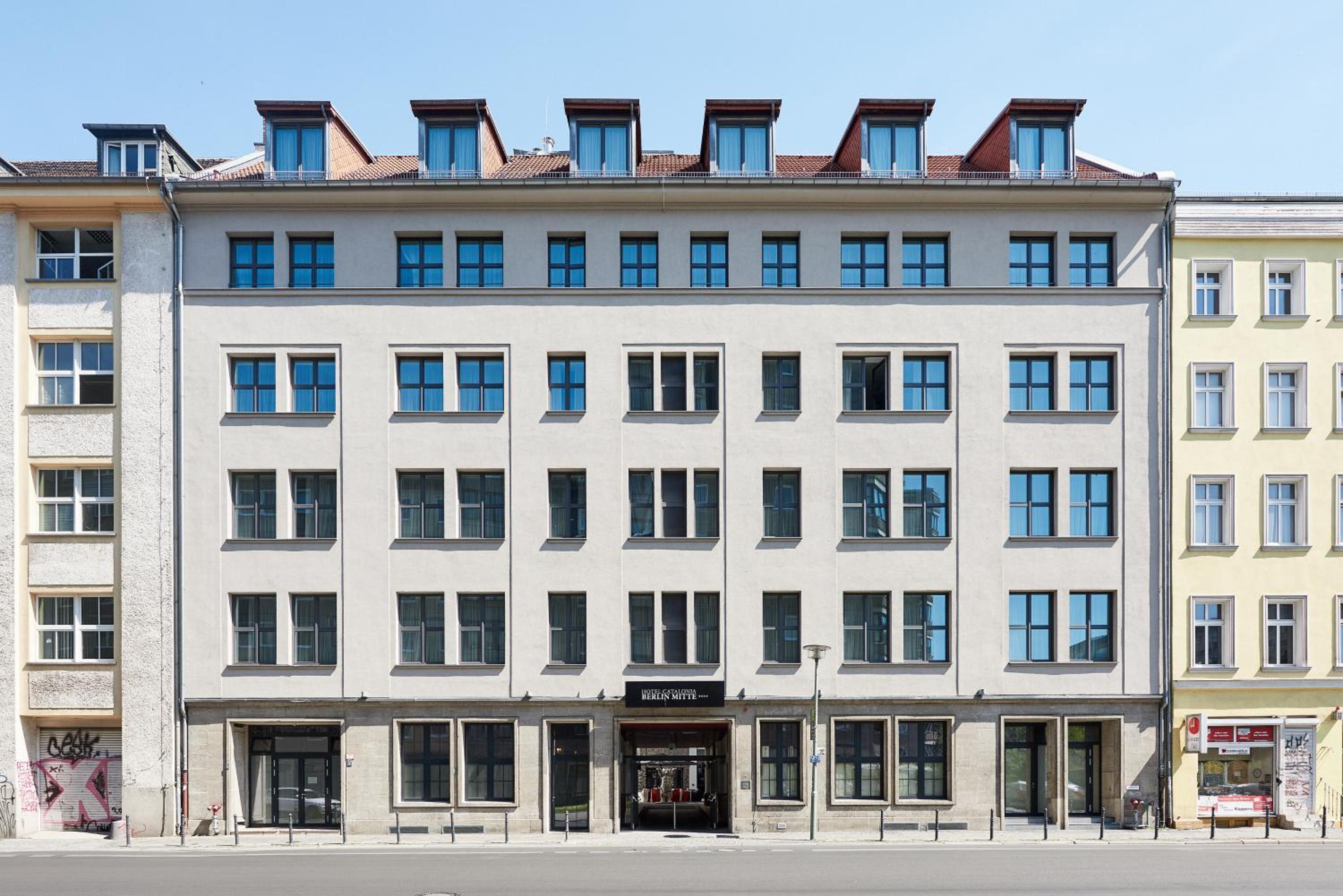 Hotel Catalonia Berlin Mitte - Image 1