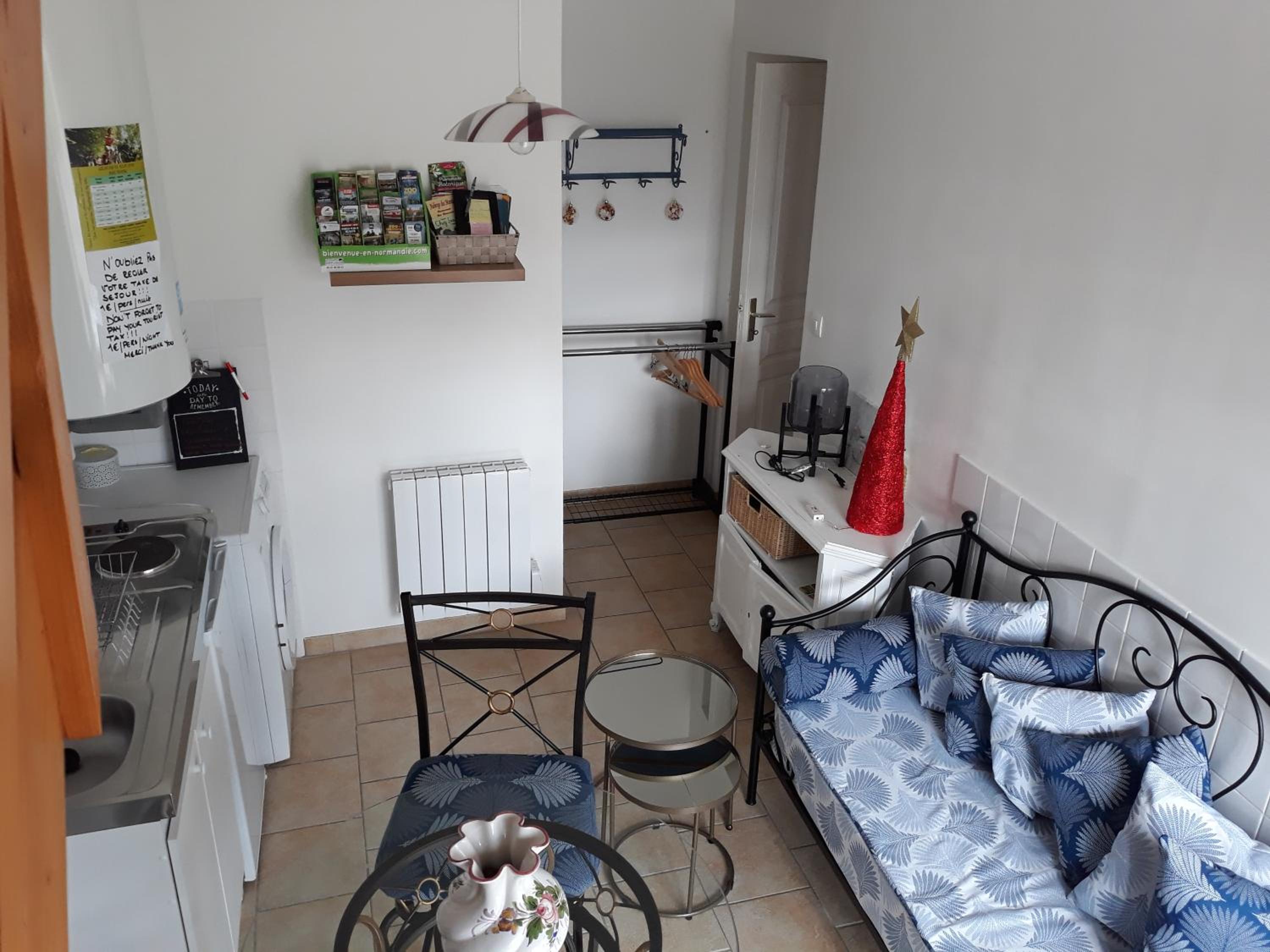 Chambres d'Hotes Elvire et Laurent Barbey view 5