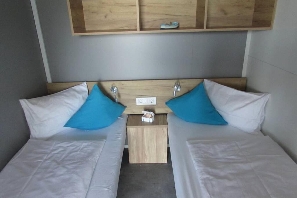 White-Pearl Mobile-Home view 3