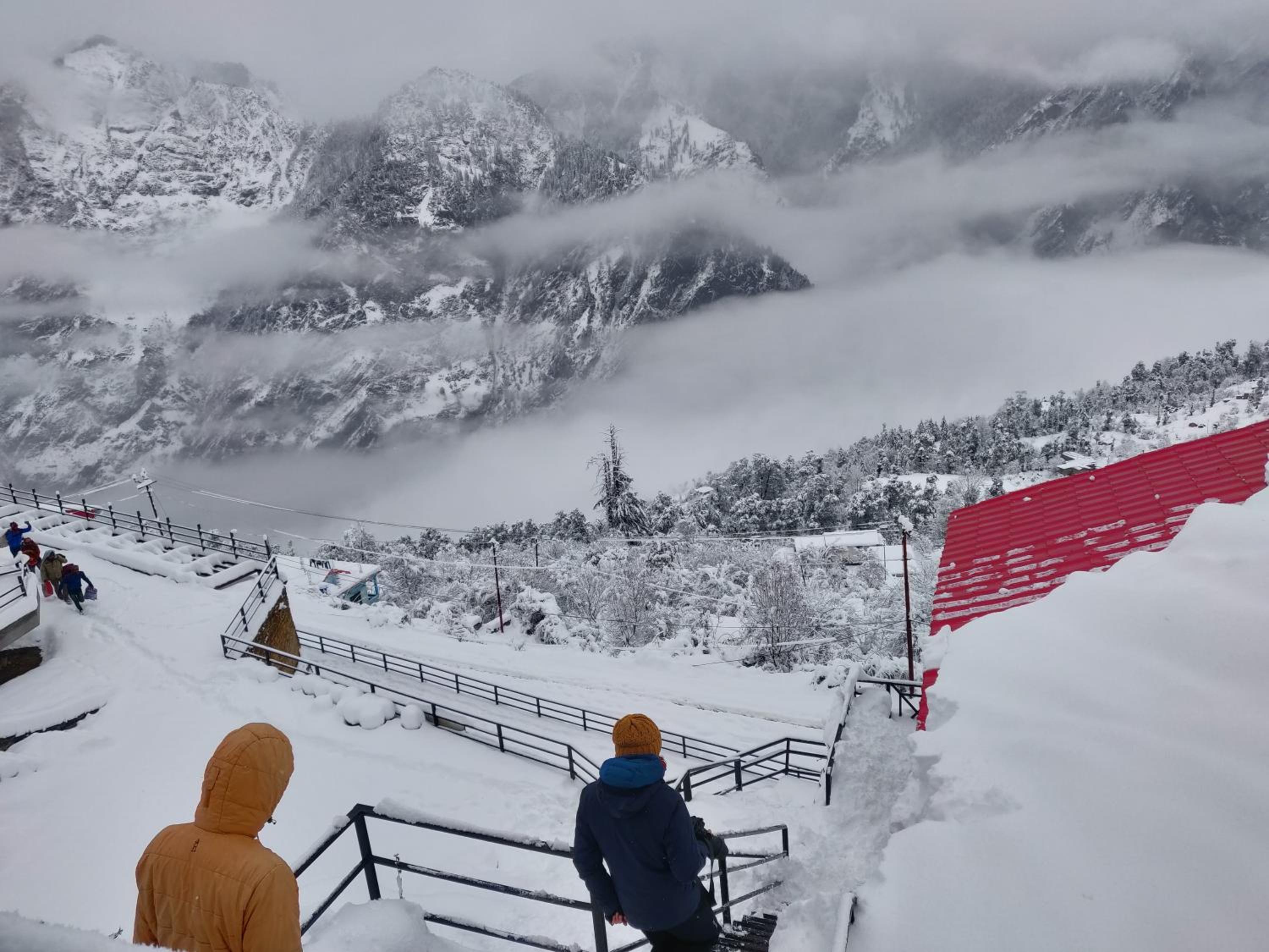 Mountain Rover Auli Resort view 3