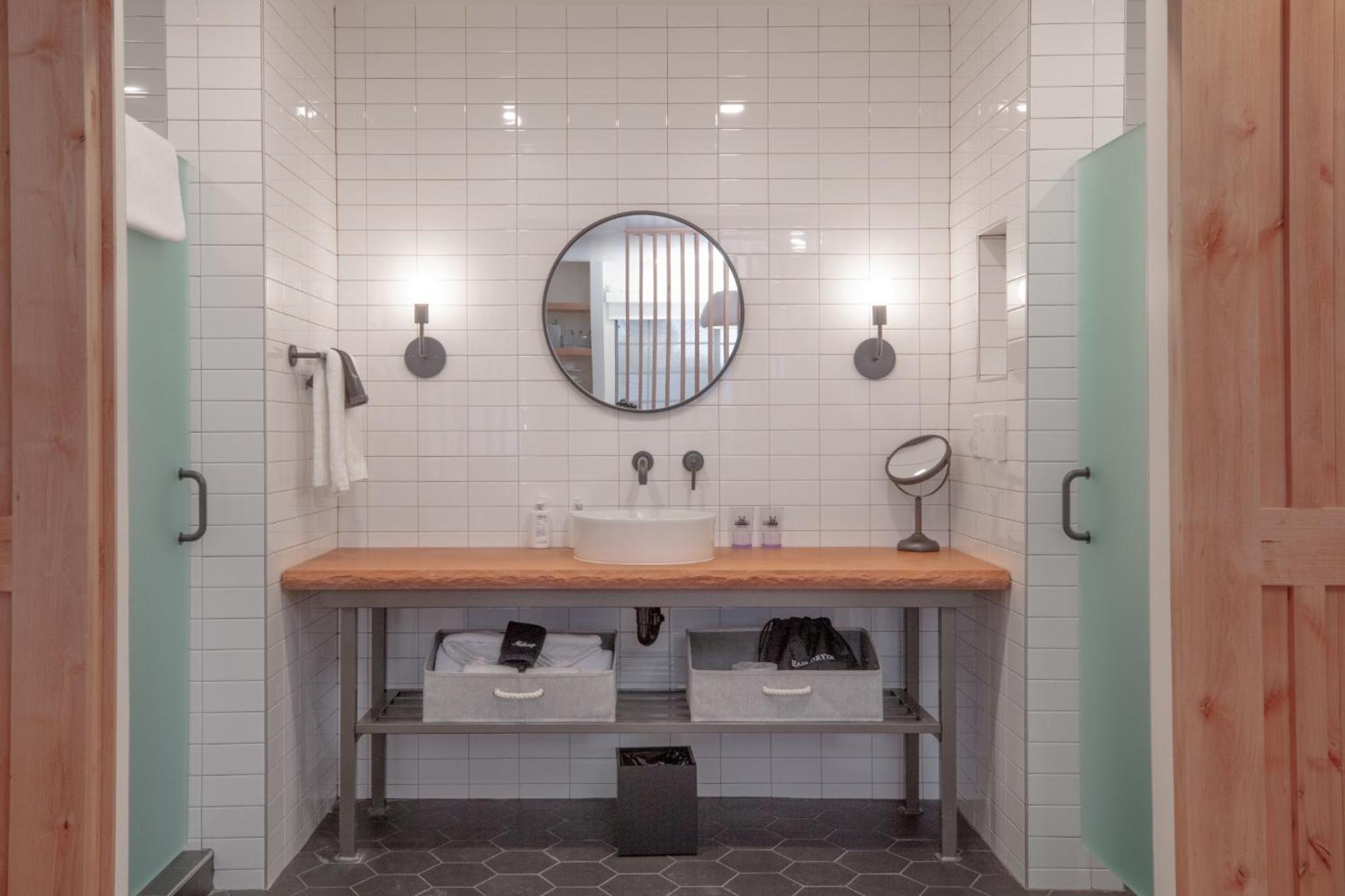 Kanab Vacations - Best Friends Roadhouse and Mercantile - Property Image 32