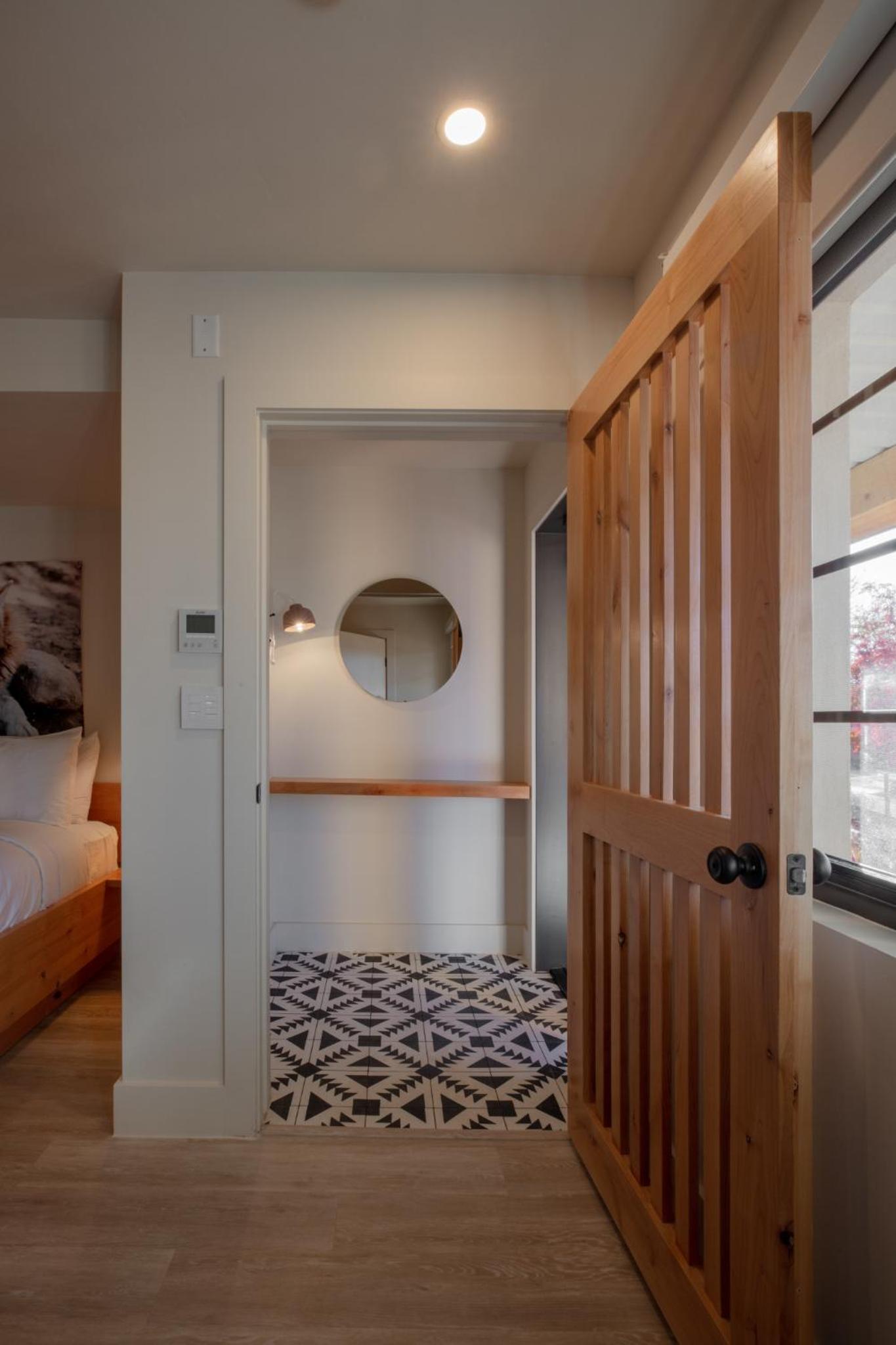 Kanab Vacations - Best Friends Roadhouse and Mercantile - Property Image 24