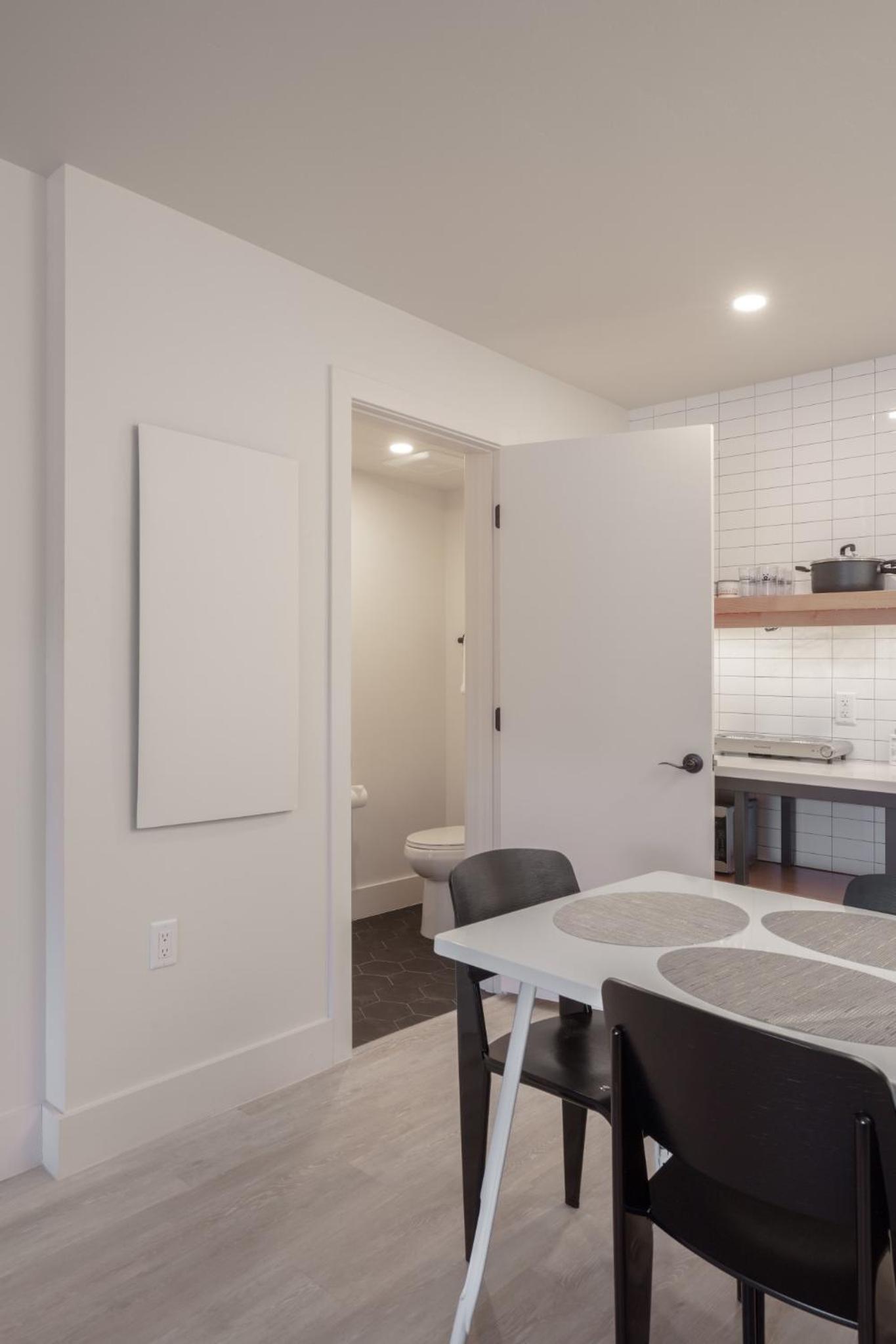 Kanab Vacations - Best Friends Roadhouse and Mercantile - Property Image 9