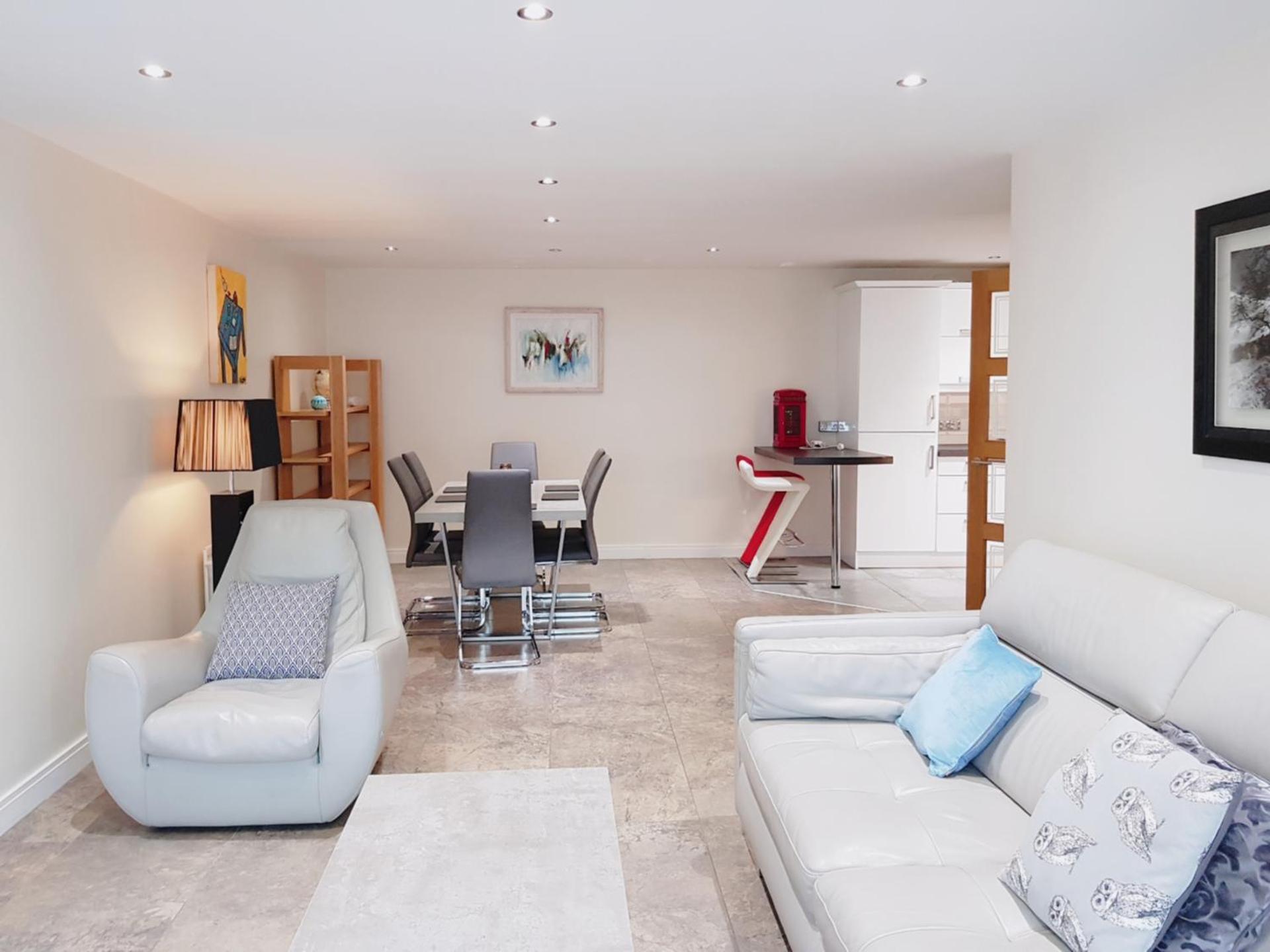 Central City Apartment - Free Parking view 4
