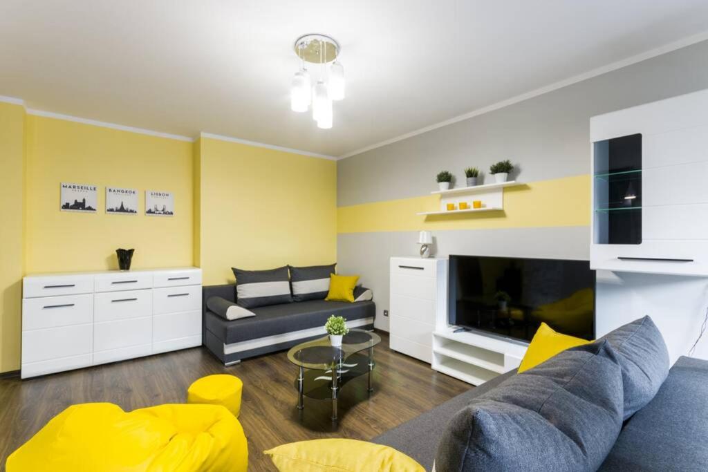 New Apartment OLD TOWN - 54m2 - 6 beds - New Bulding - Lift view 3