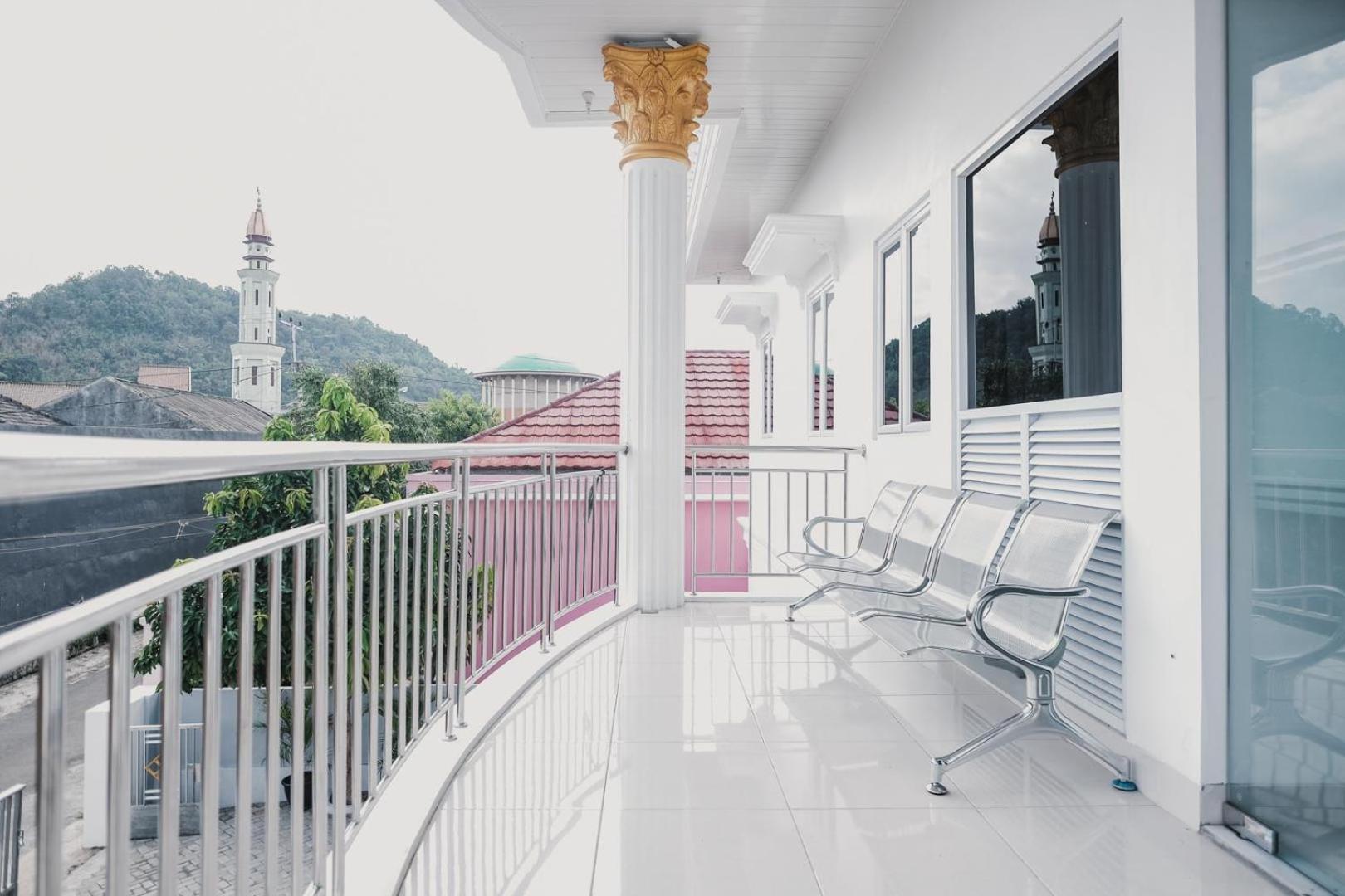 RedDoorz Syariah near Transmart Lampung view 3