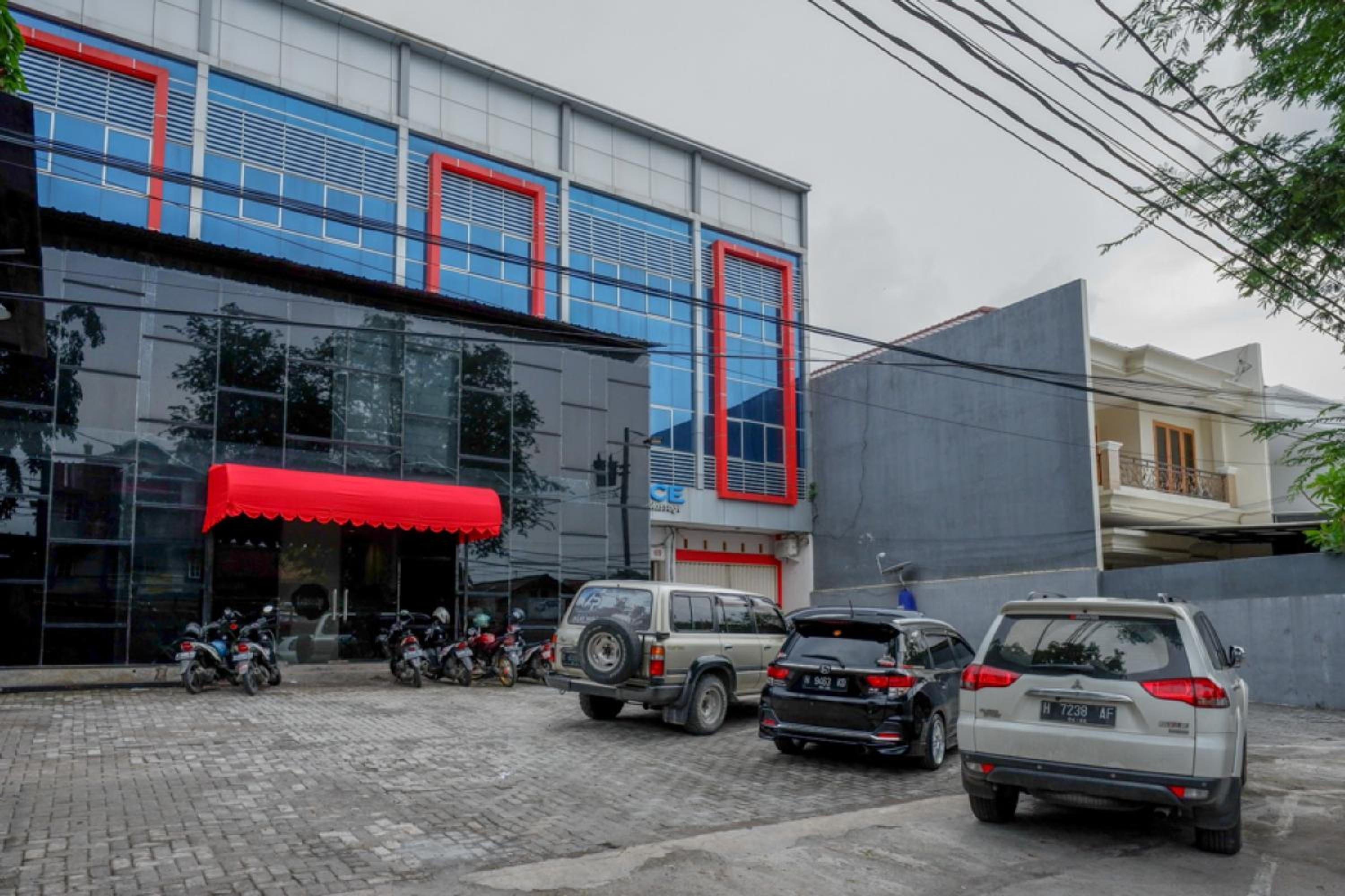 RedDoorz @ Jalan Kartini Semarang view 3