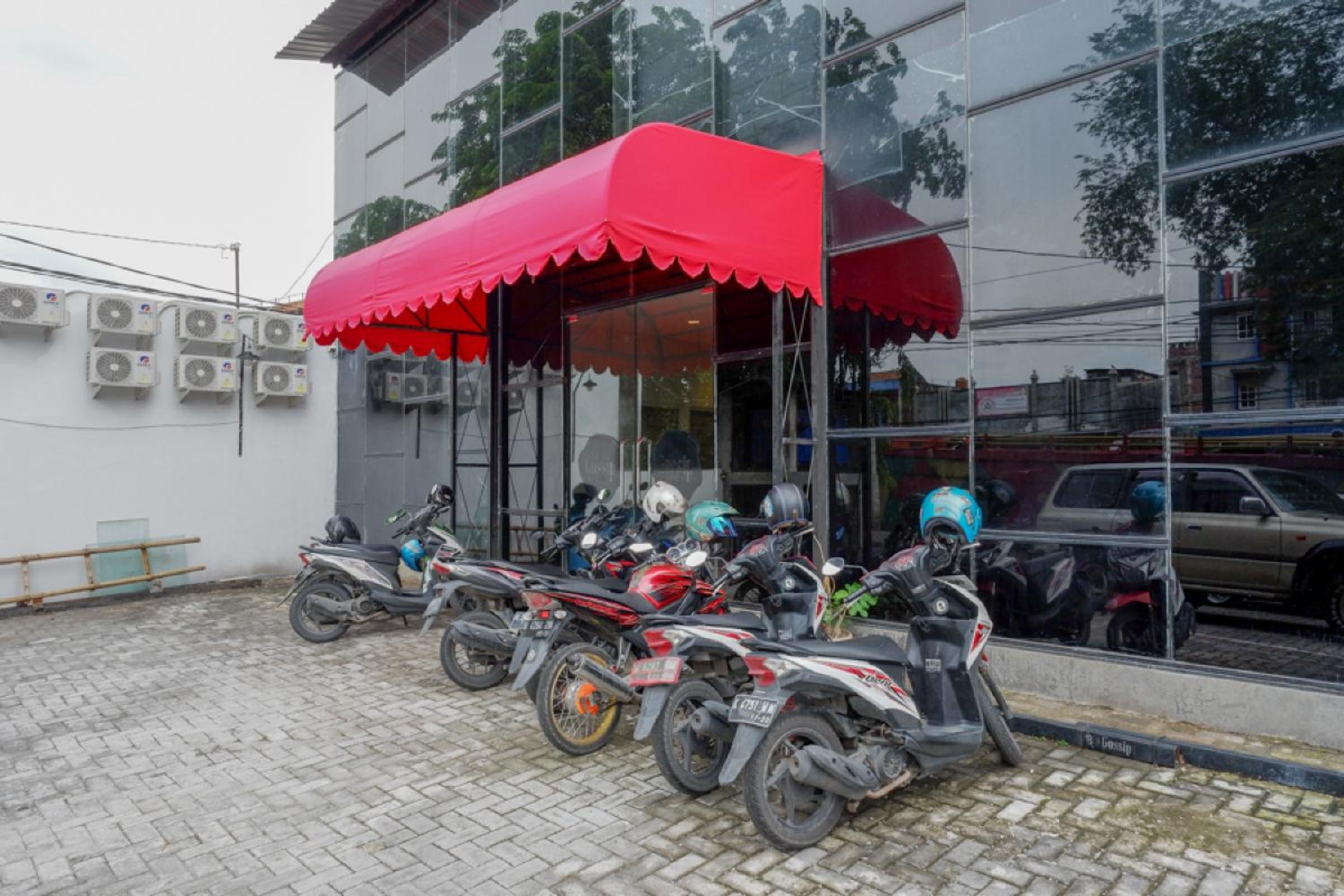 RedDoorz @ Jalan Kartini Semarang view 2