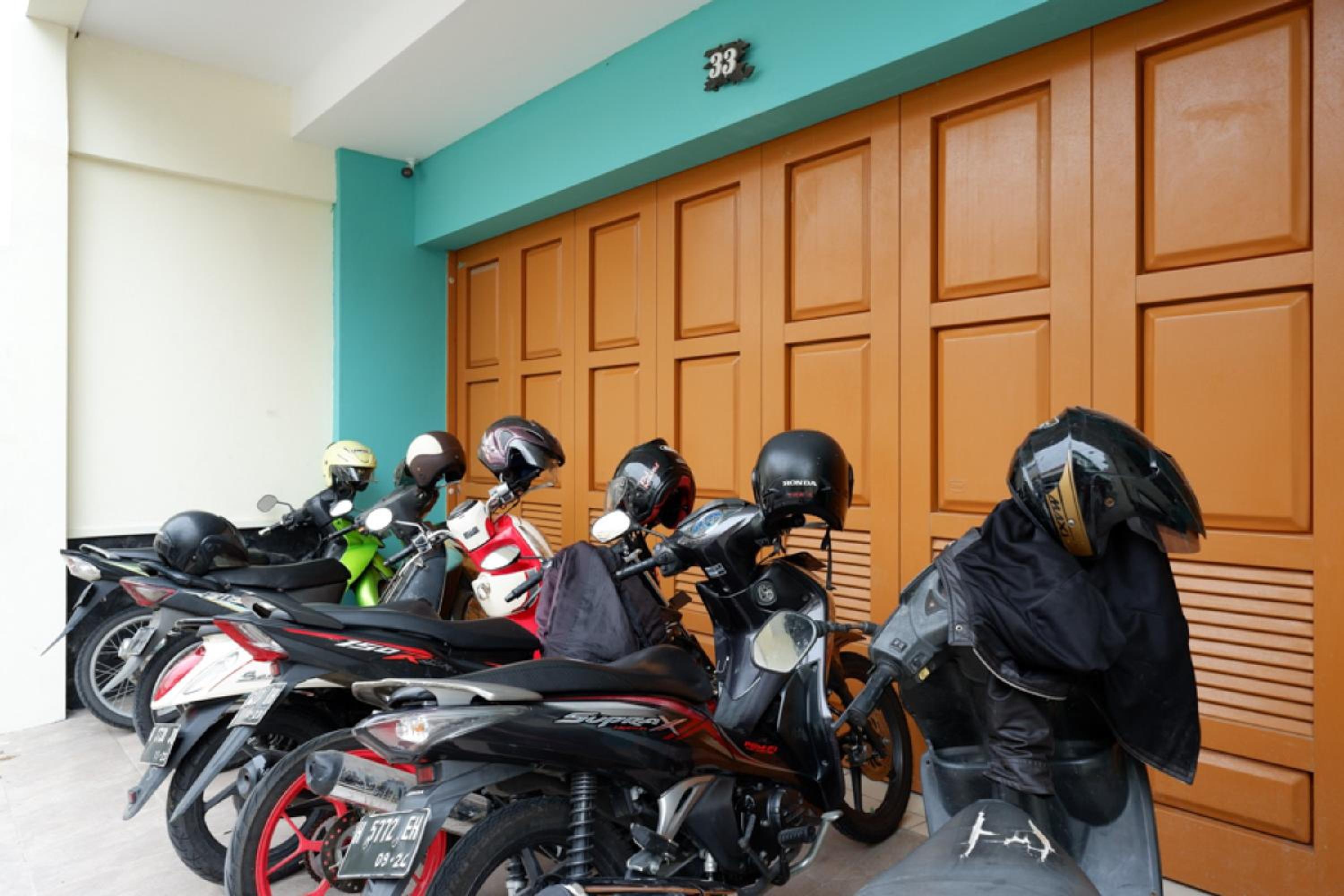 RedDoorz Hostel near Kota Lama Semarang view 4
