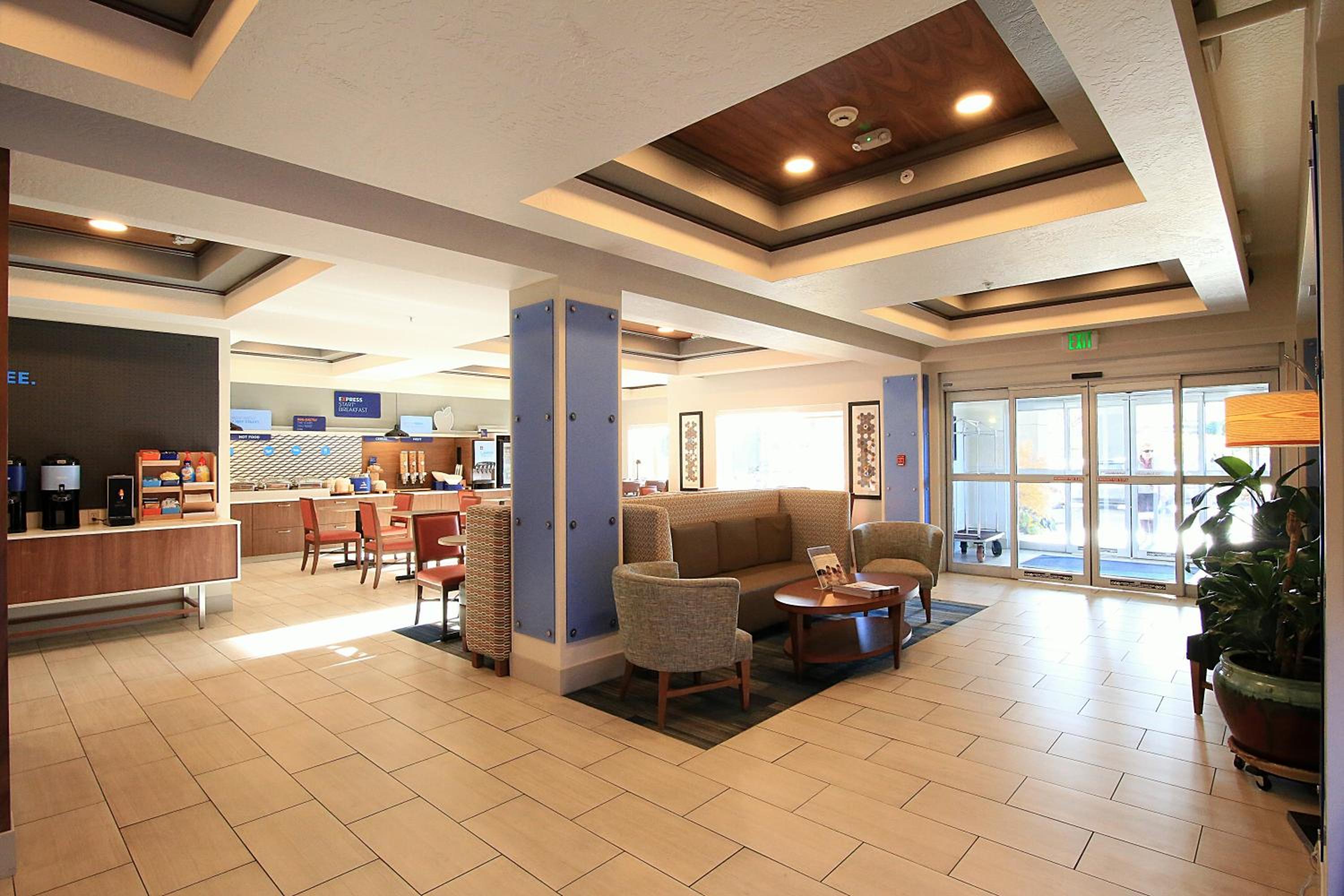 Ashland Vacations - Holiday Inn Express Hotel Suites Ashland, an IHG Hotel - Property Image 3