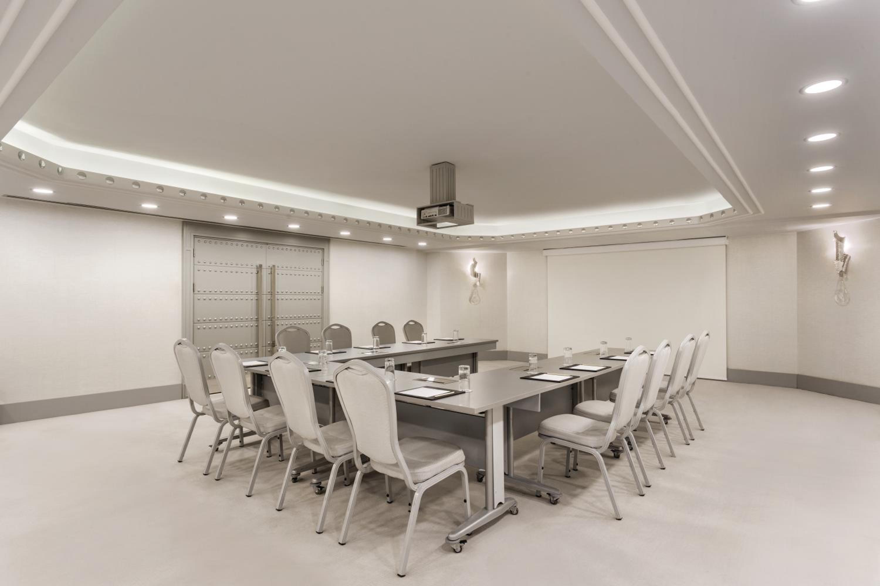 Wyndham Grand Istanbul Kalamış Marina Hotel - Image 95