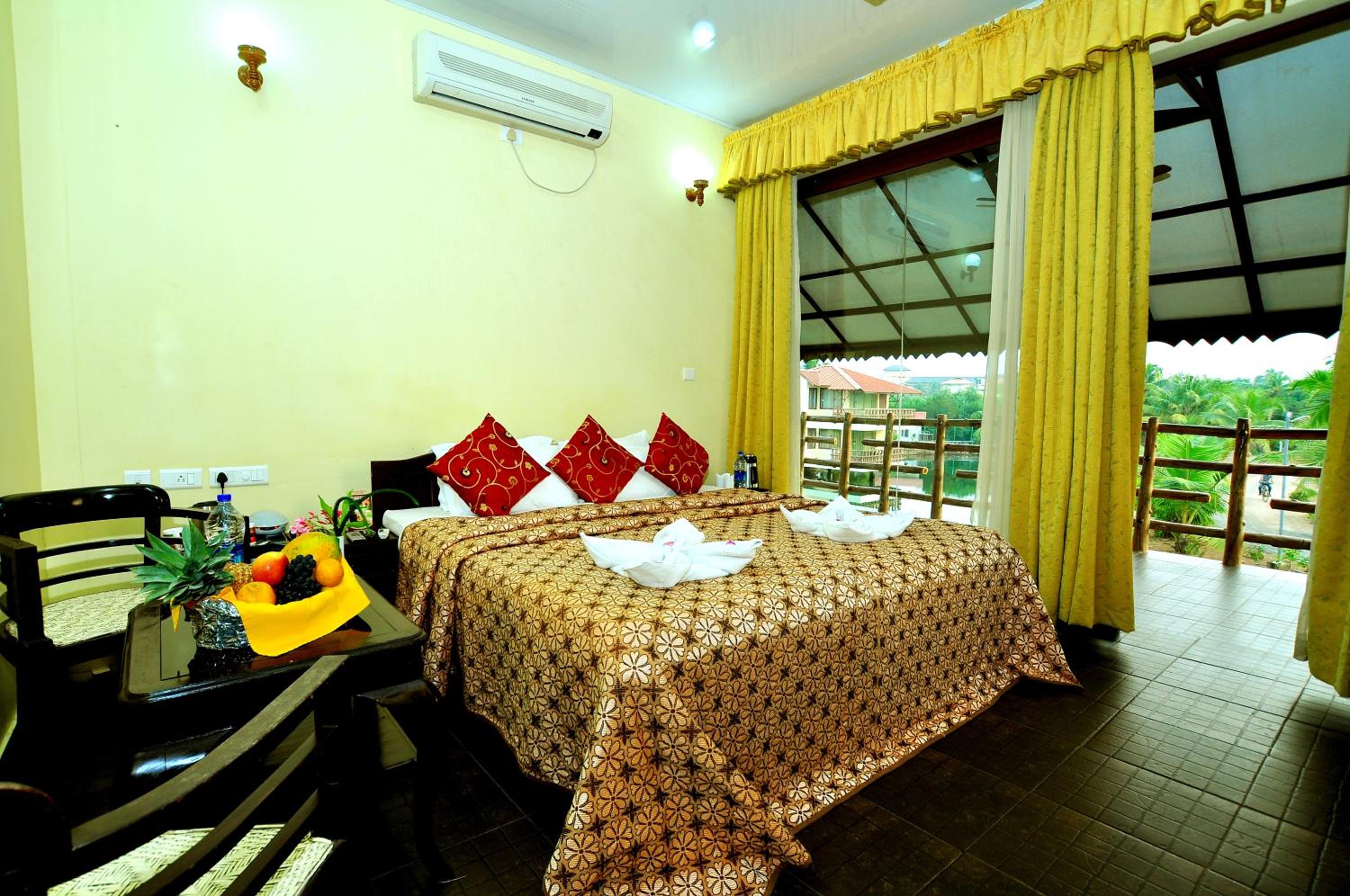 Kalathil Lake Resort view 4