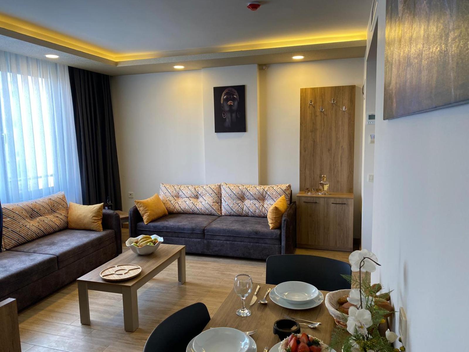 Golden World Suite Hotel - Image 49