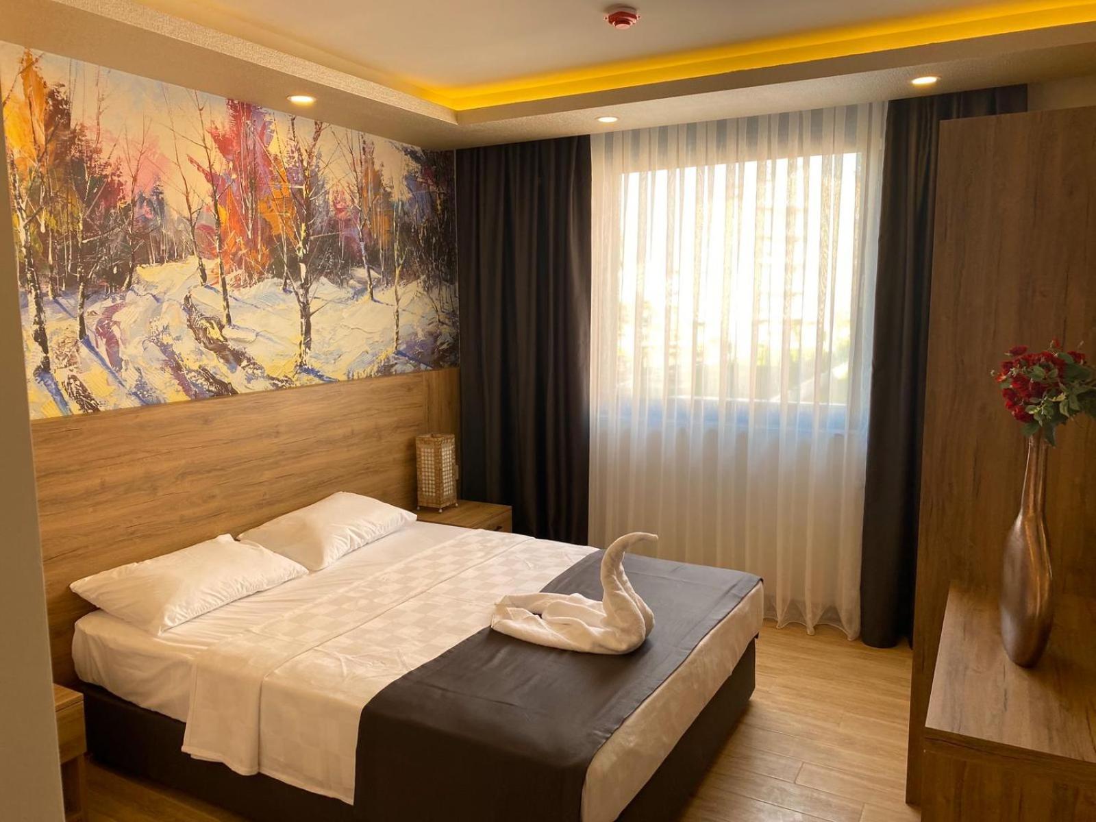 Golden World Suite Hotel - Image 27