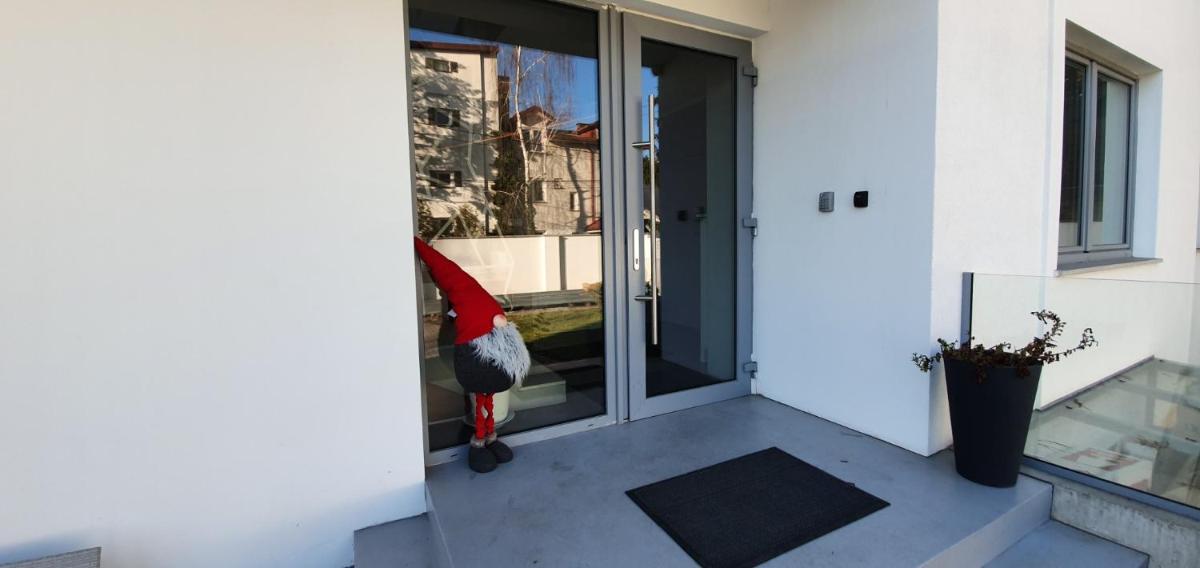 loft 85 m2 Wilanow Krolewski self checkin view 2