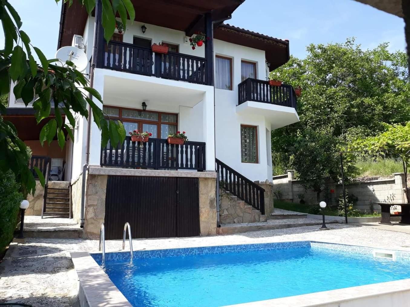 Villa Holly
