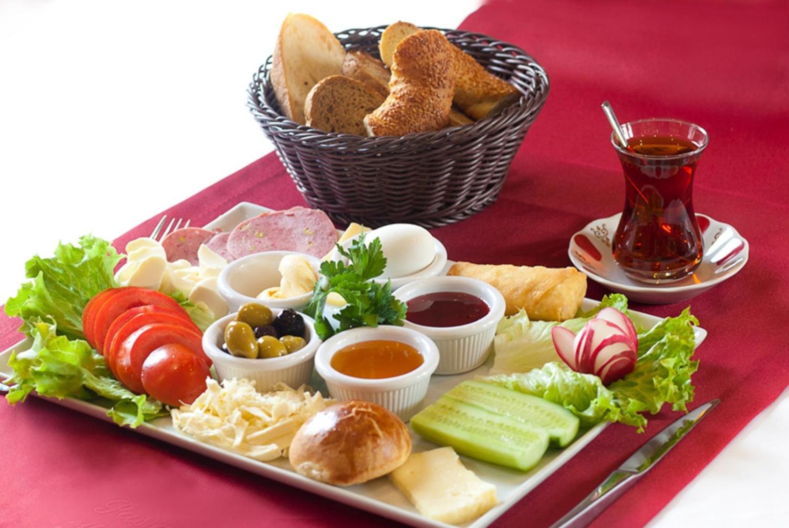 On4 Rooms & Suites - Image 19