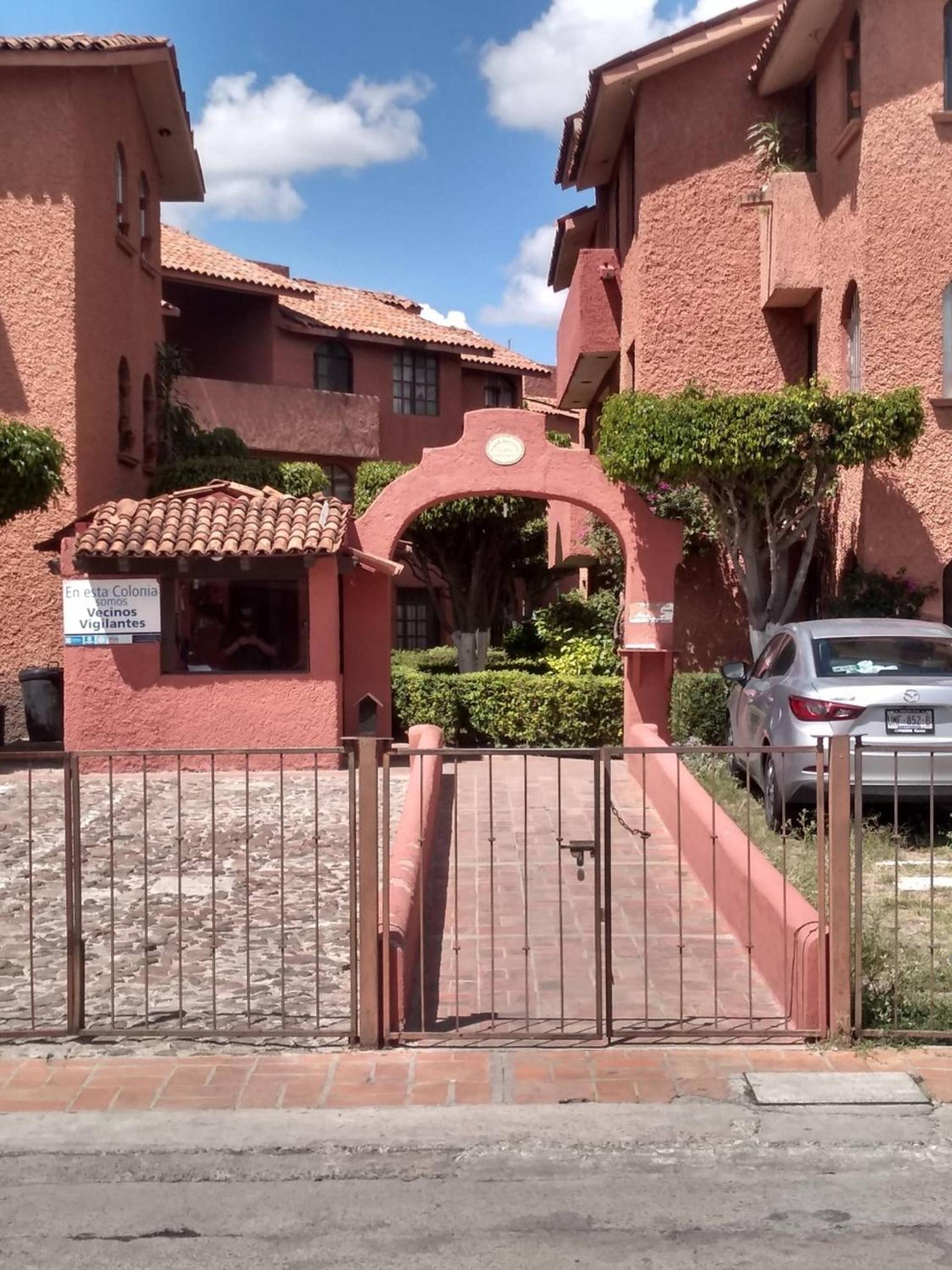 Departamento Ubicacin, Cmodo, Estacionamiento view 4