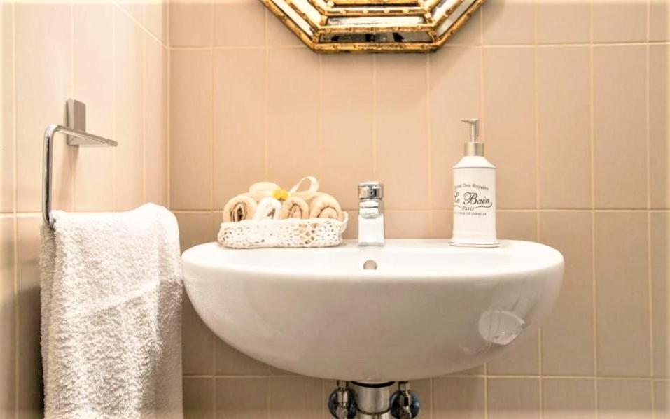 Charming Suite Cavour heart of Florence