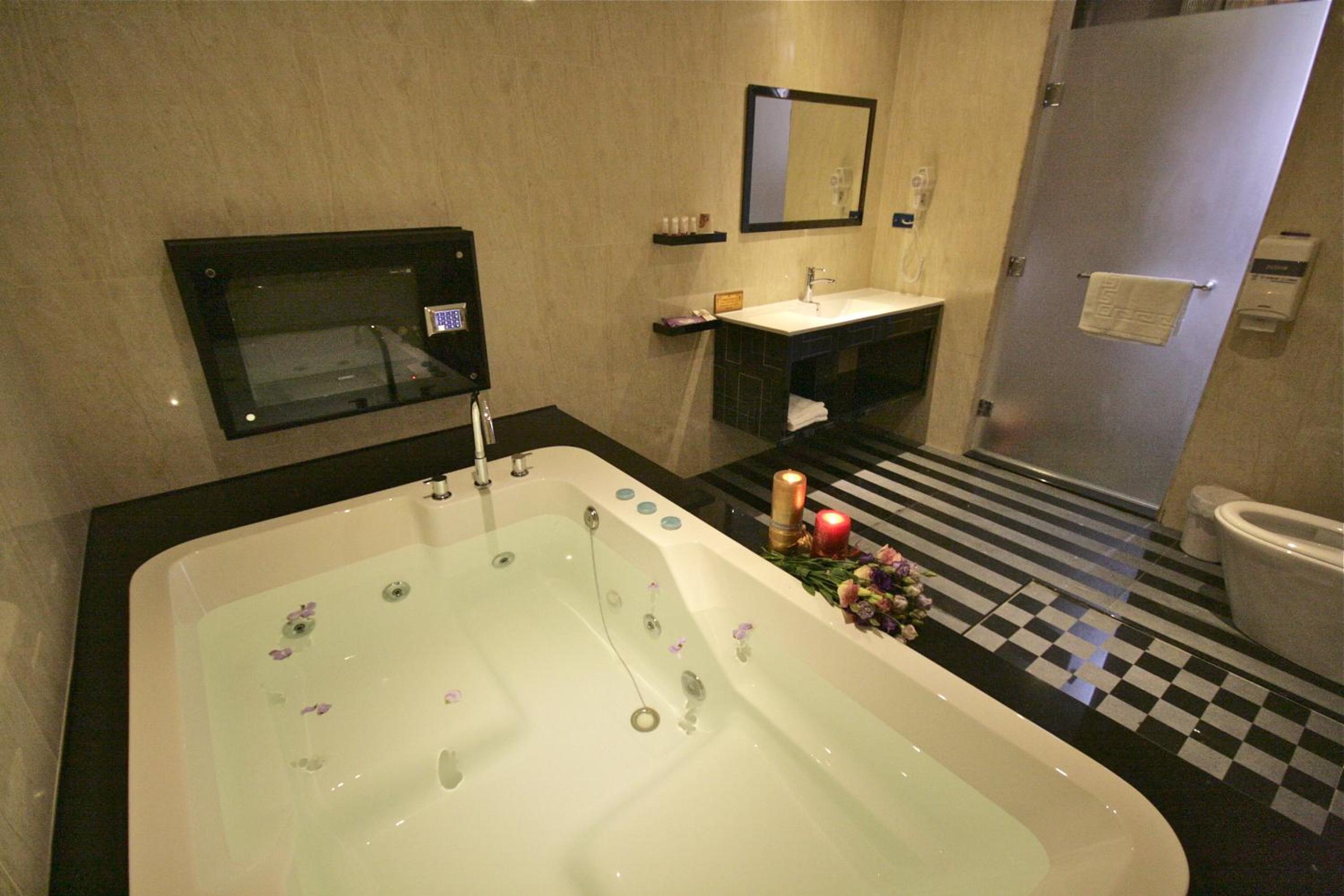 Photo 12