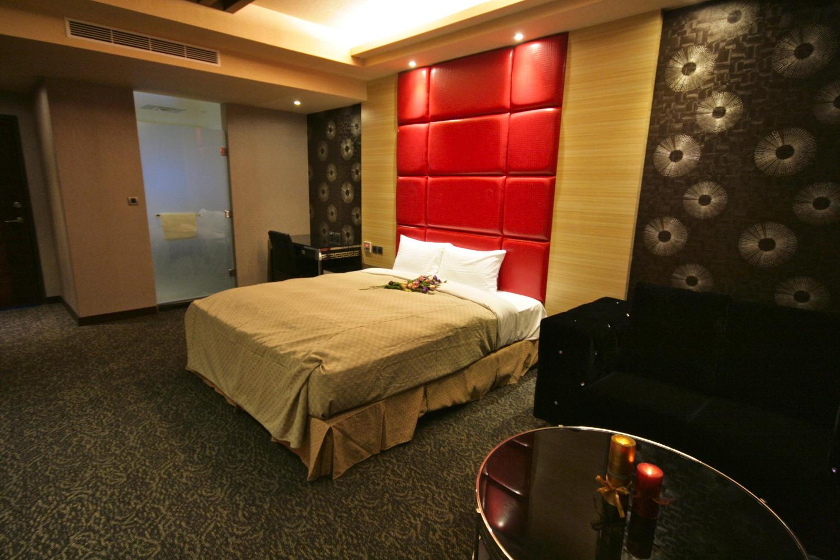 Photo 6