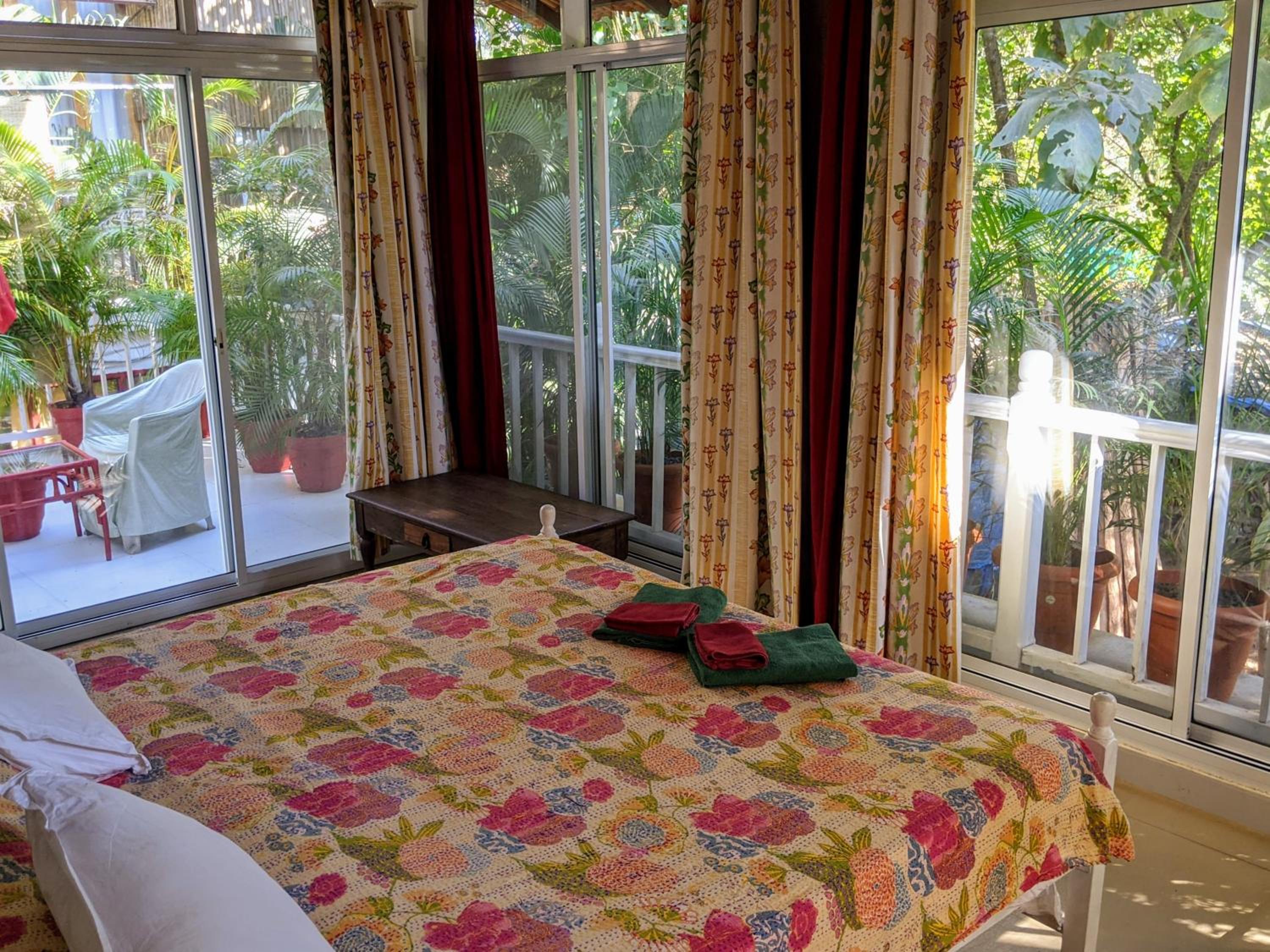 Michèle's Garden view 5