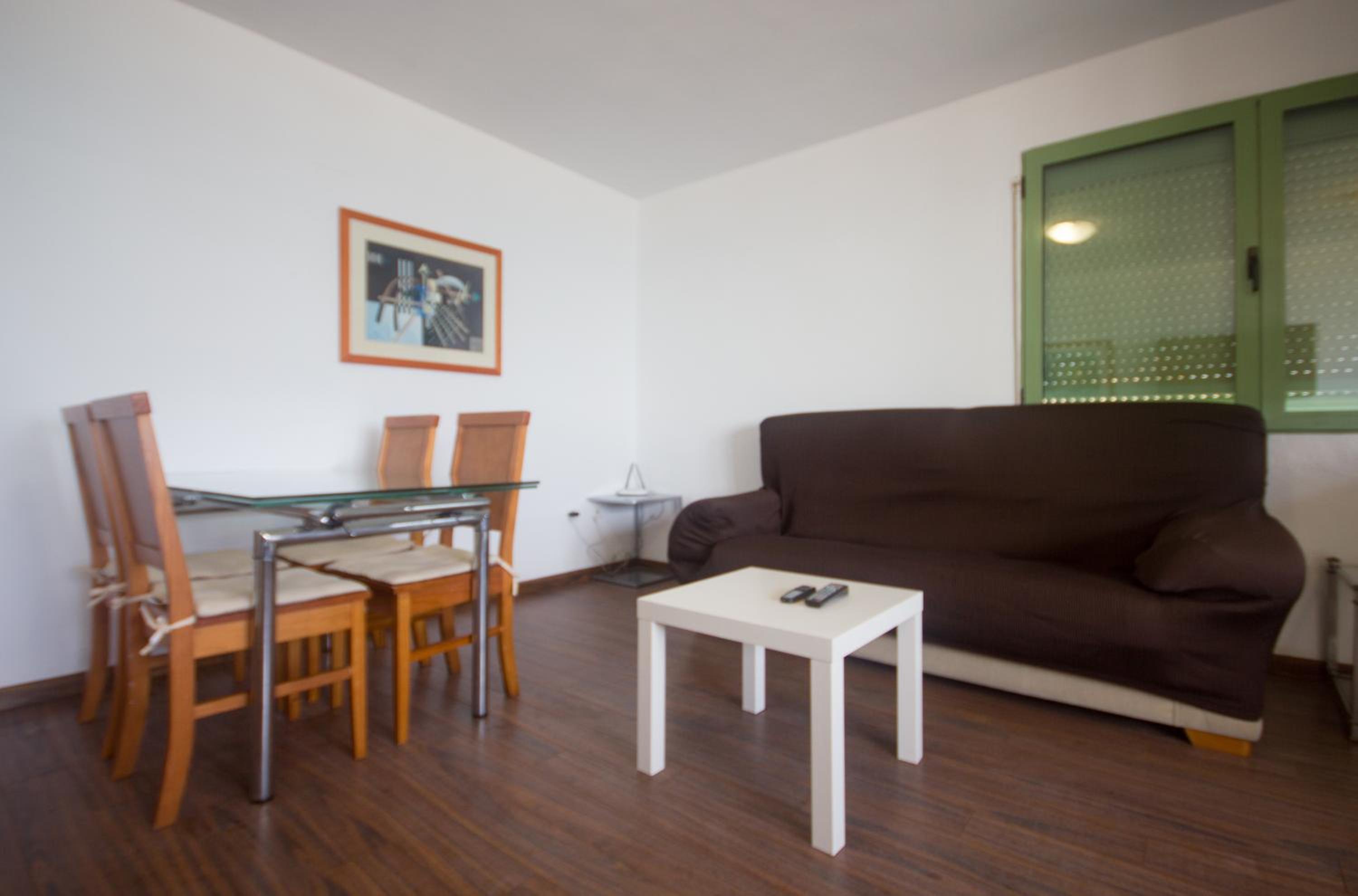 Front Sun Beach Apartment