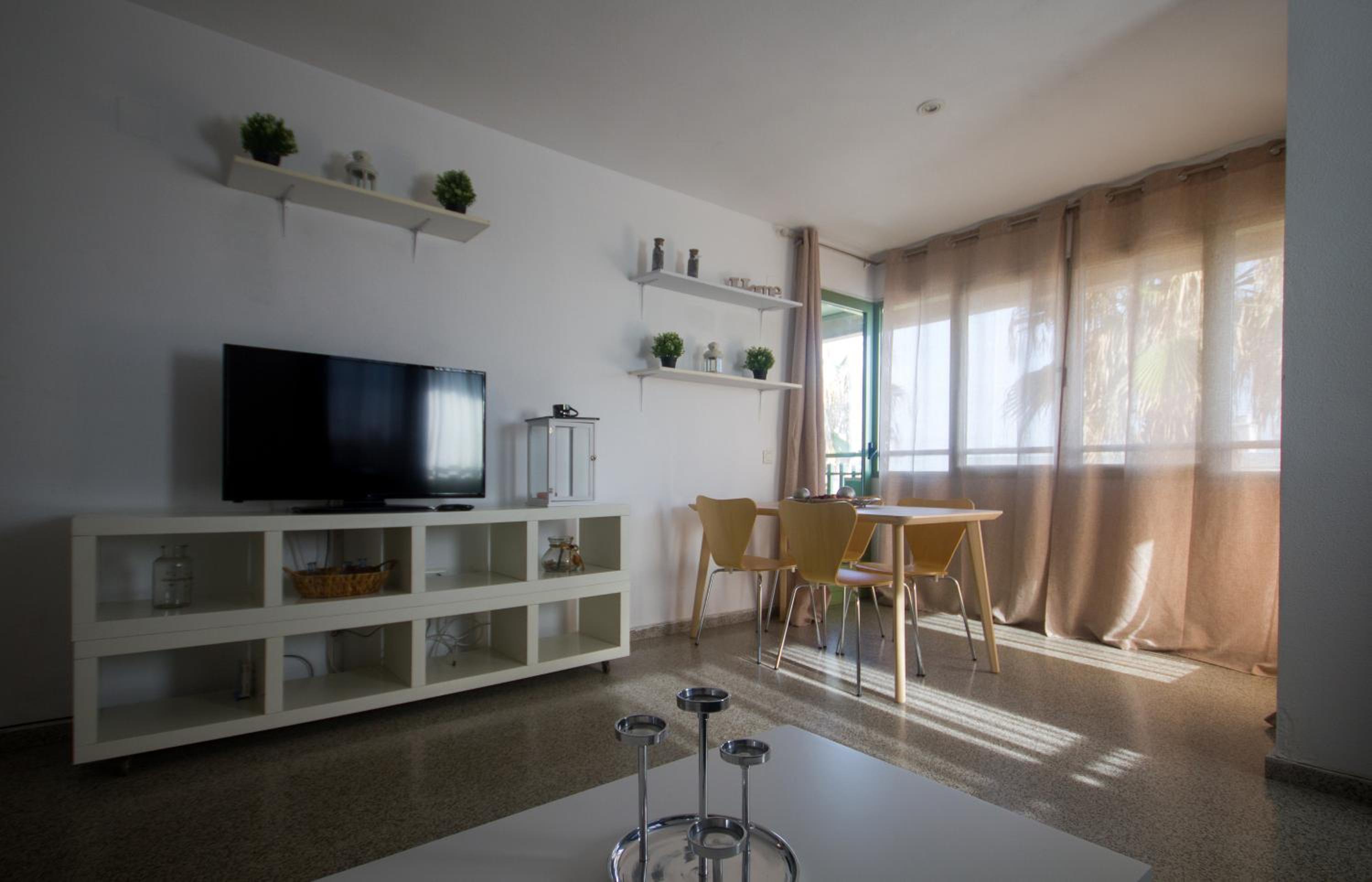 Front Sun Beach Apartment